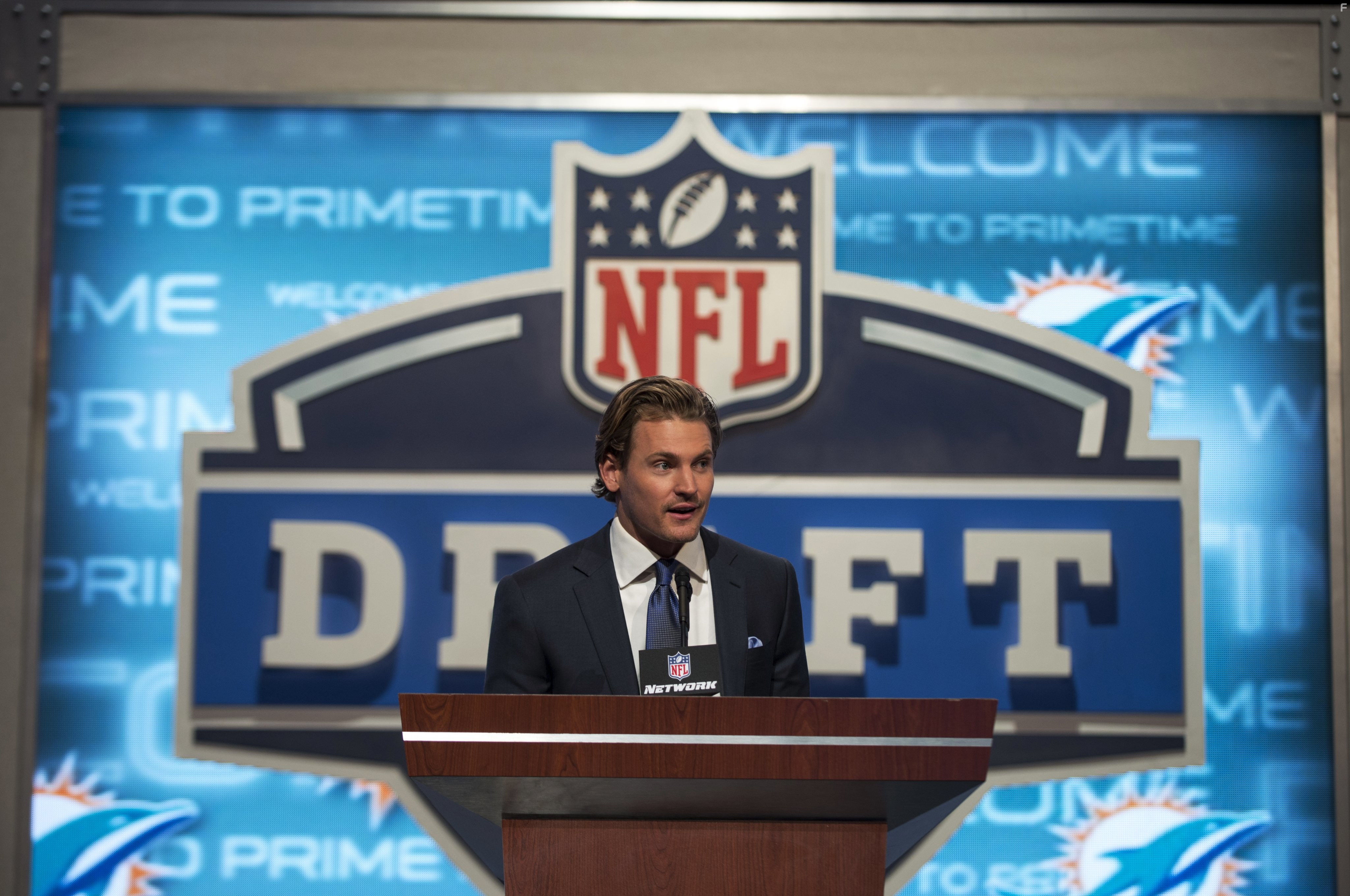 Josh Pence in День драфта (2014)