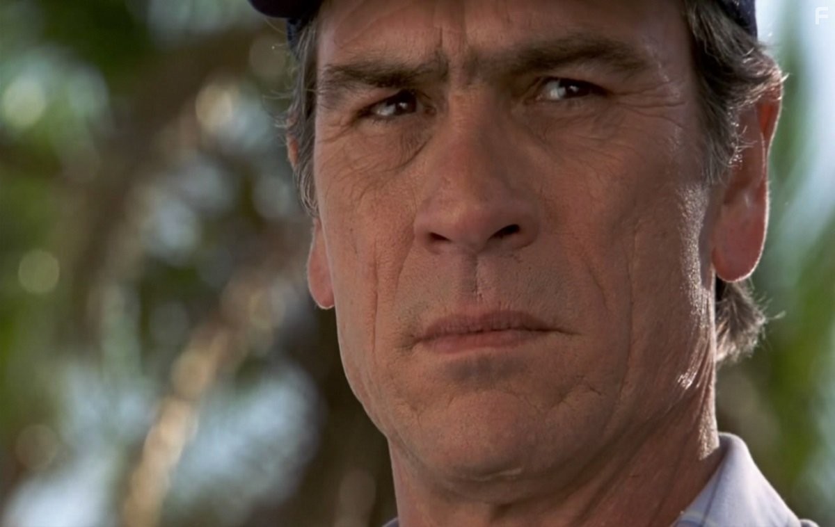 Tommy Lee Jones in Вулкан (1997)
