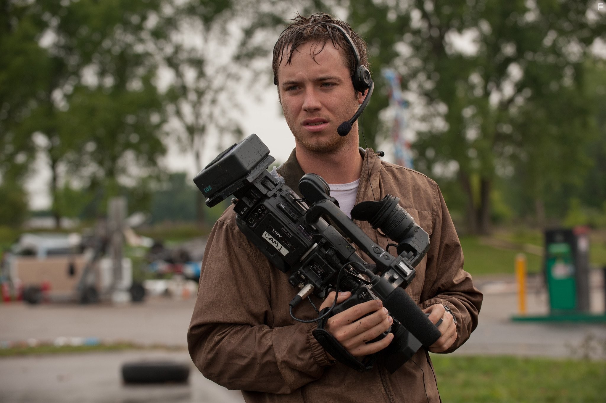 Jeremy Sumpter in Навстречу шторму (2014)