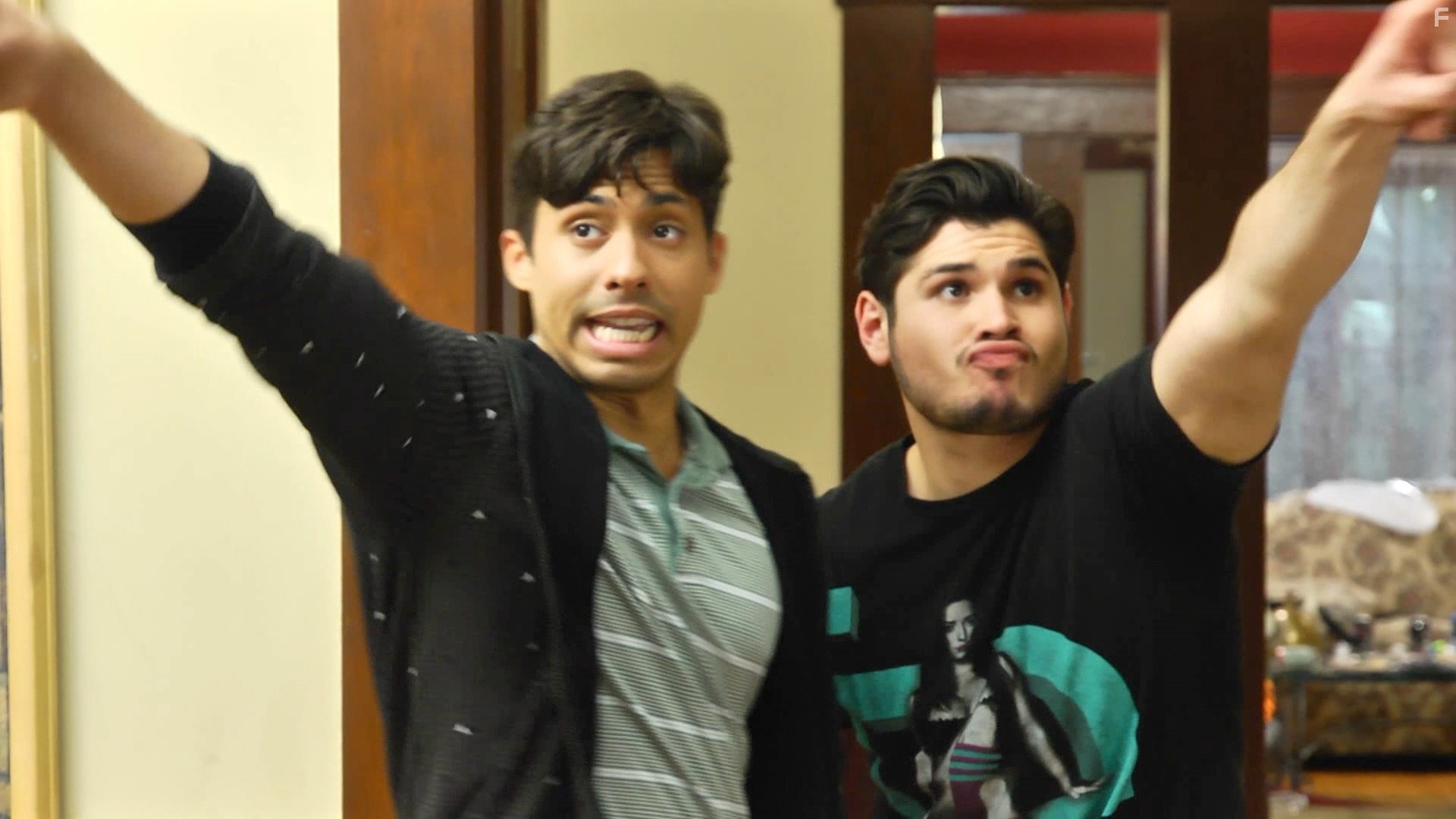 J.R. Villarreal and Carlos Santos in Охотники за духами (2013)