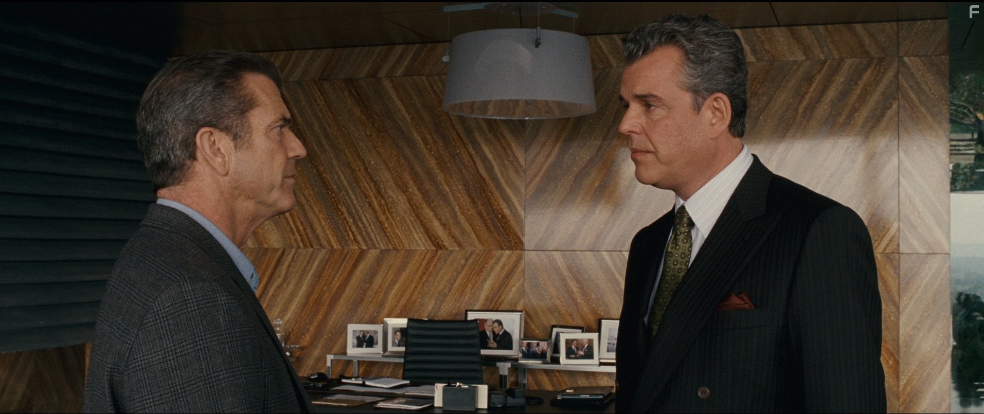 Mel Gibson and Danny Huston in Возмездие (2010)