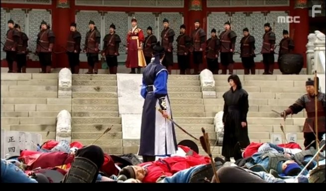 Il-Woo Jung, Jae-rim Song, and Soo-Hyun Kim in Haereul poomeun dal (2012)