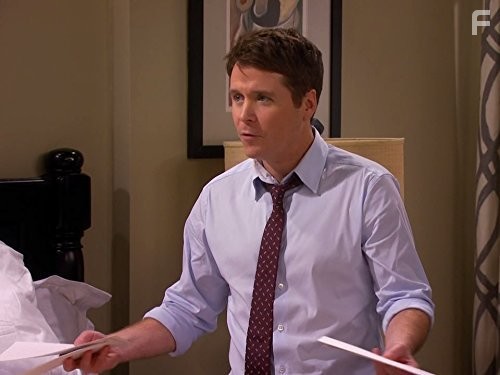 Kevin Connolly in У друзей жизнь лучше (2014)