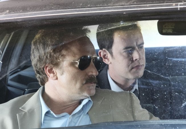 Colin Hanks and Bradley Whitford in Хорошие парни (2010)