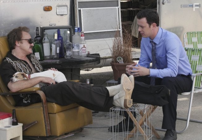 Colin Hanks and Bradley Whitford in Хорошие парни (2010)