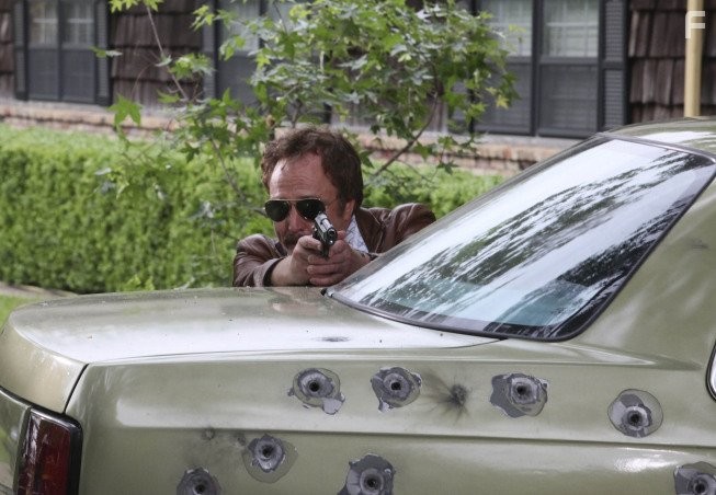 Bradley Whitford in Хорошие парни (2010)