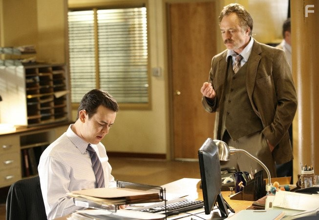 Jack Colin and Bradley Whitford in Хорошие парни (2010)