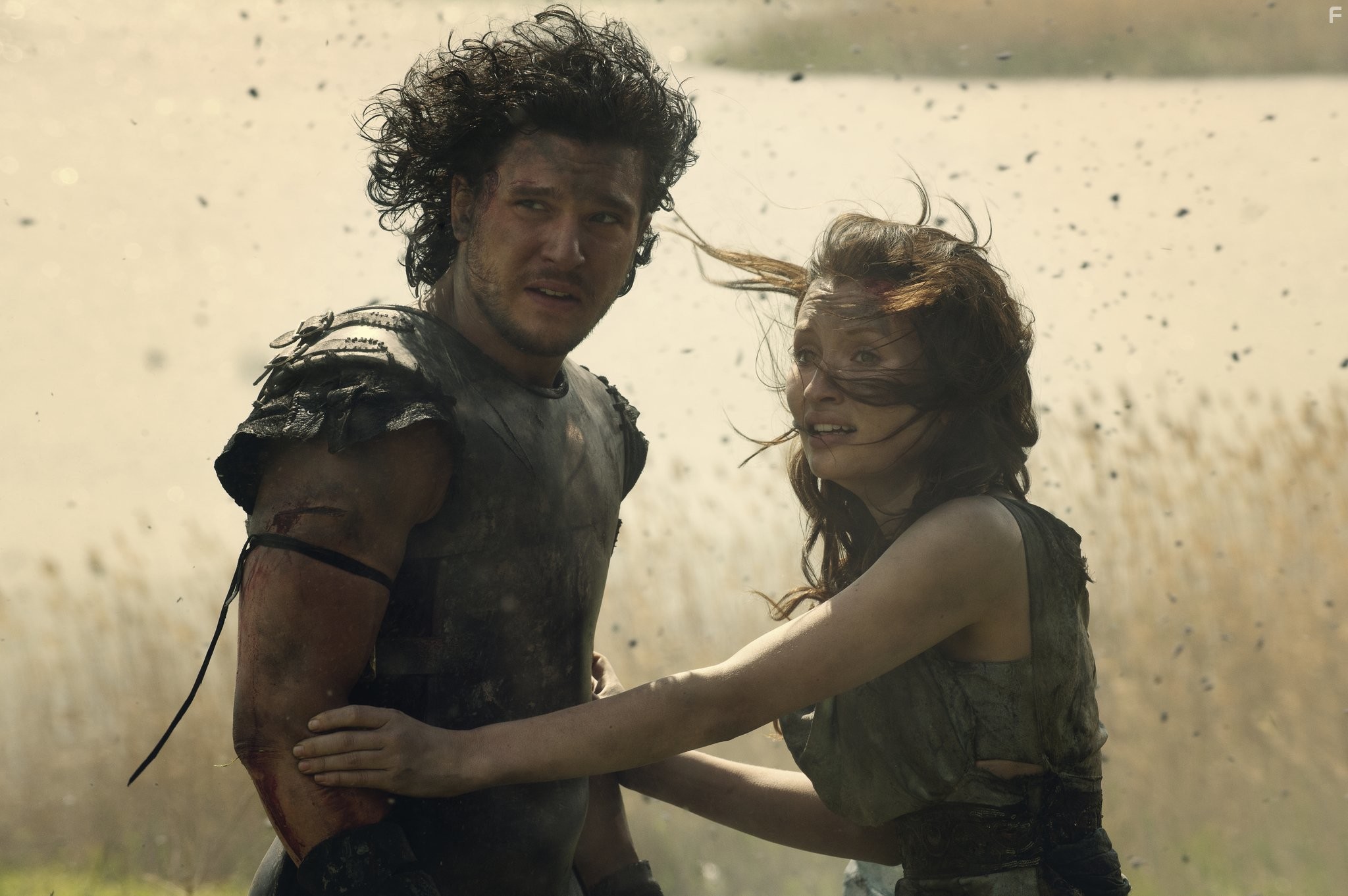 Emily Browning and Kit Harington in Помпеи (2014)