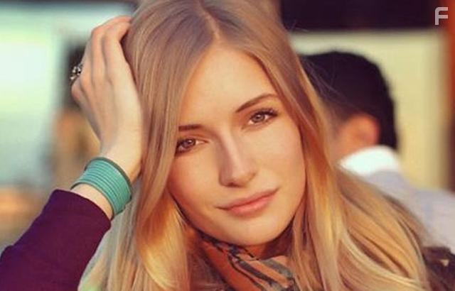 Yasemin Kay Allen in Su ve Ates (2013)