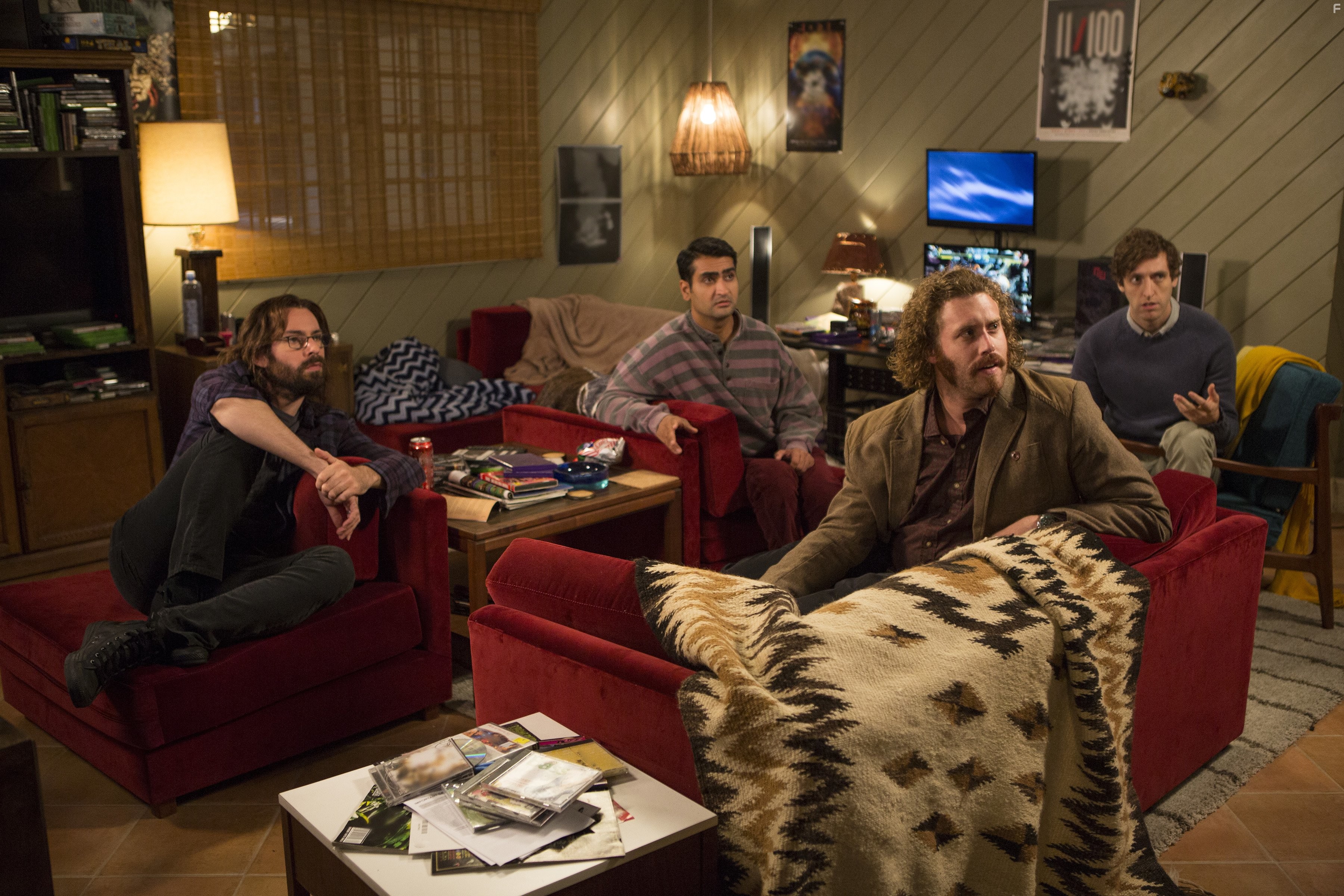 Martin Starr, T.J. Miller, Thomas Middleditch, and Kumail Nanjiani in Кремниевая долина (2014)