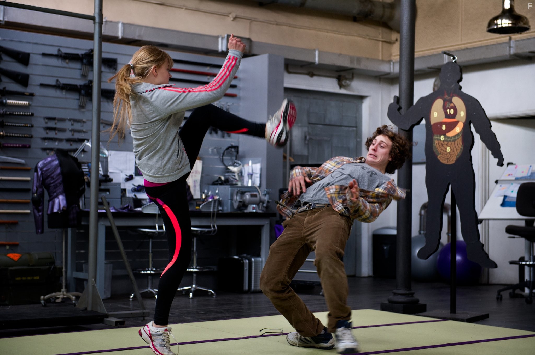 Aaron Taylor-Johnson and Chlo? Grace Moretz in Пипец 2 (2013)