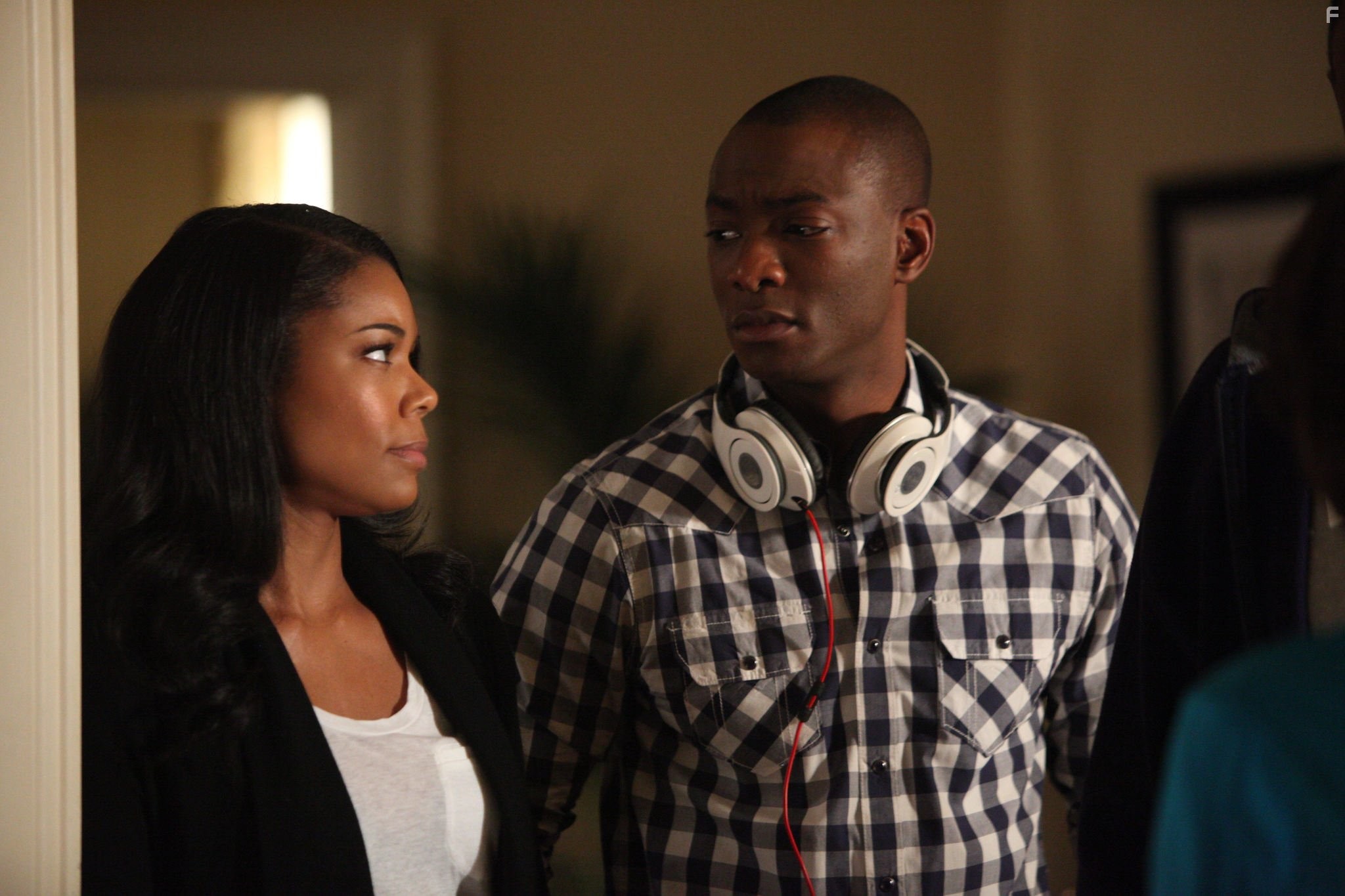 Gabrielle Union and B.J. Britt in Быть Мэри Джейн (2013)
