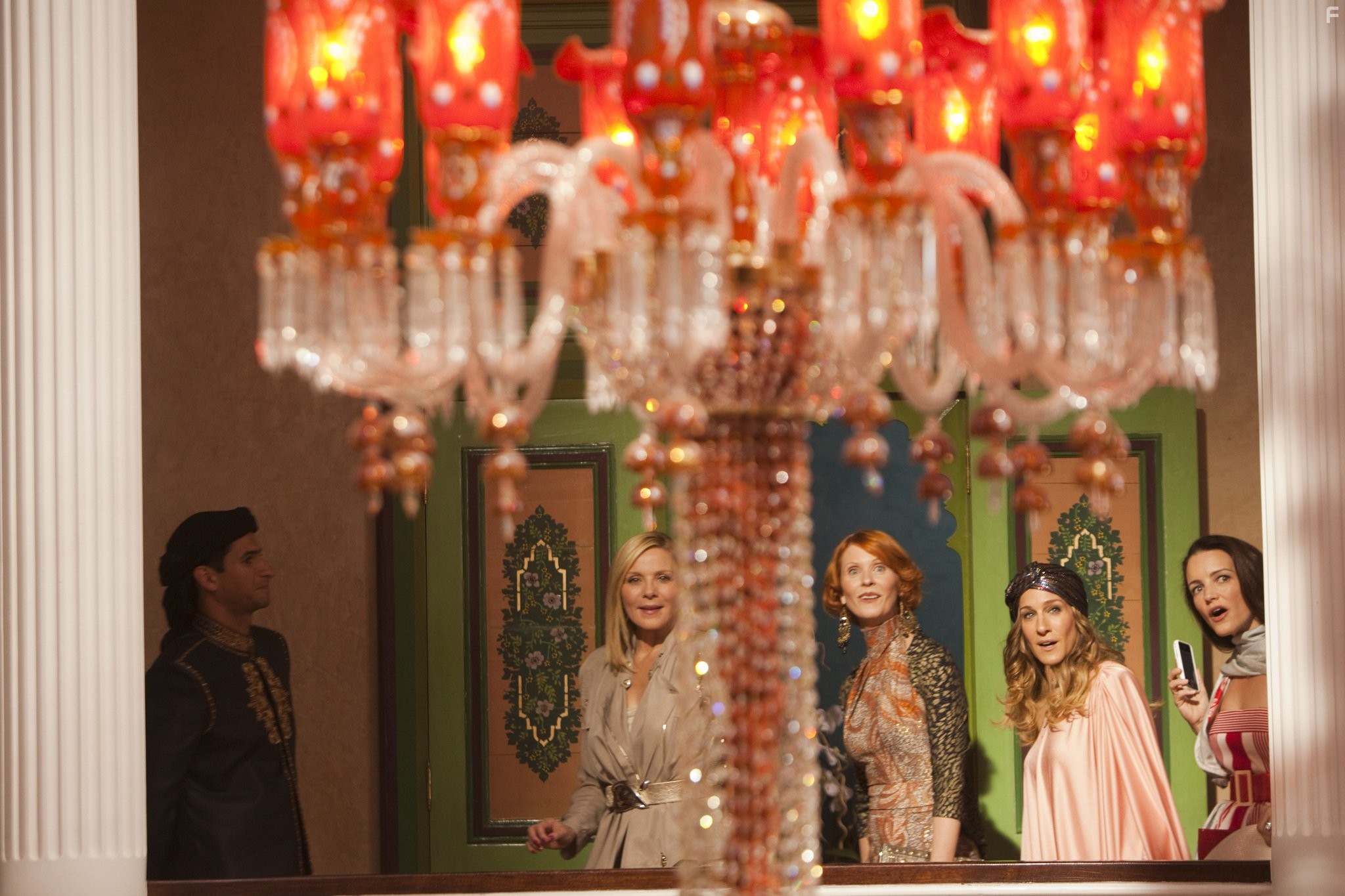 Kim Cattrall, Sarah Jessica Parker, Kristin Davis, and Cynthia Nixon in Секс в большом городе 2 (2010)