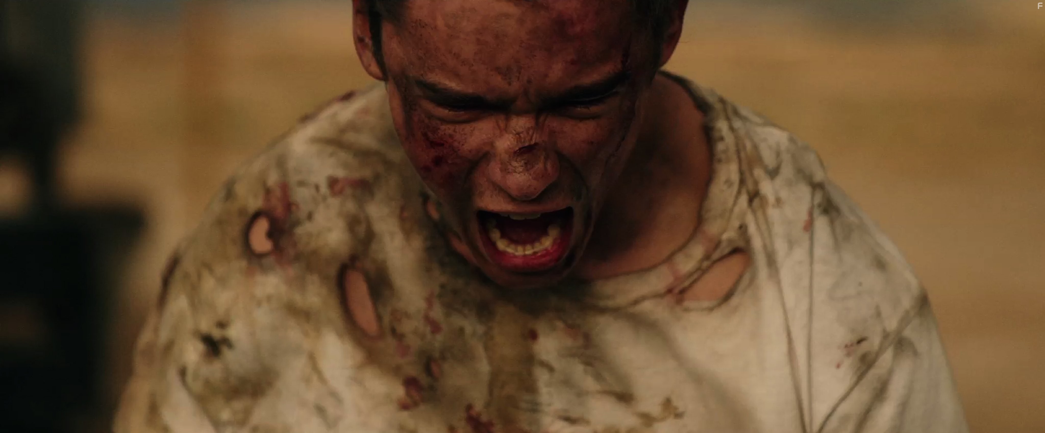 Brenton Thwaites in Сигнал (2014)