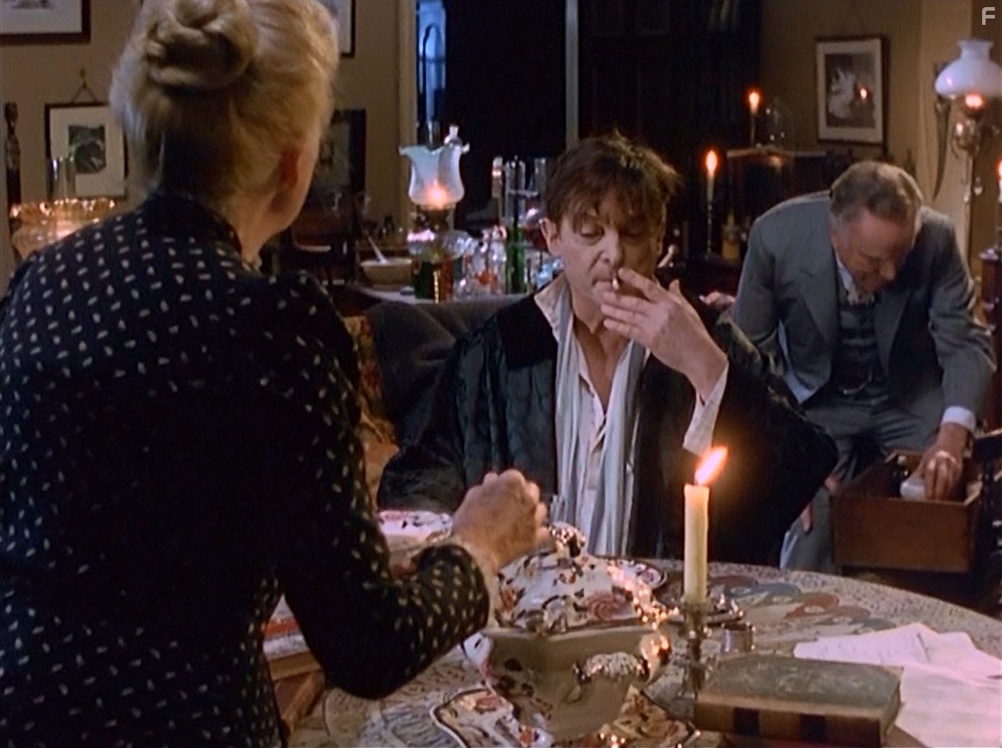 Jeremy Brett, Edward Hardwicke, and Rosalie Williams in Мемуары Шерлока Холмса (1994)