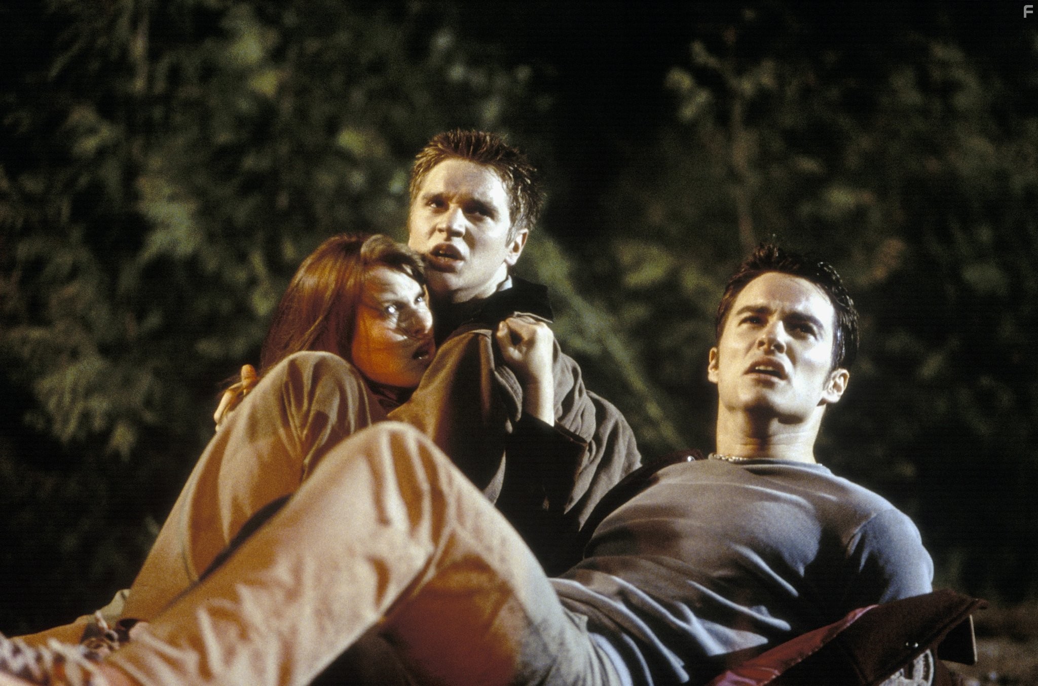 Devon Sawa, Ali Larter, and Kerr Smith in Пункт назначения (2000)