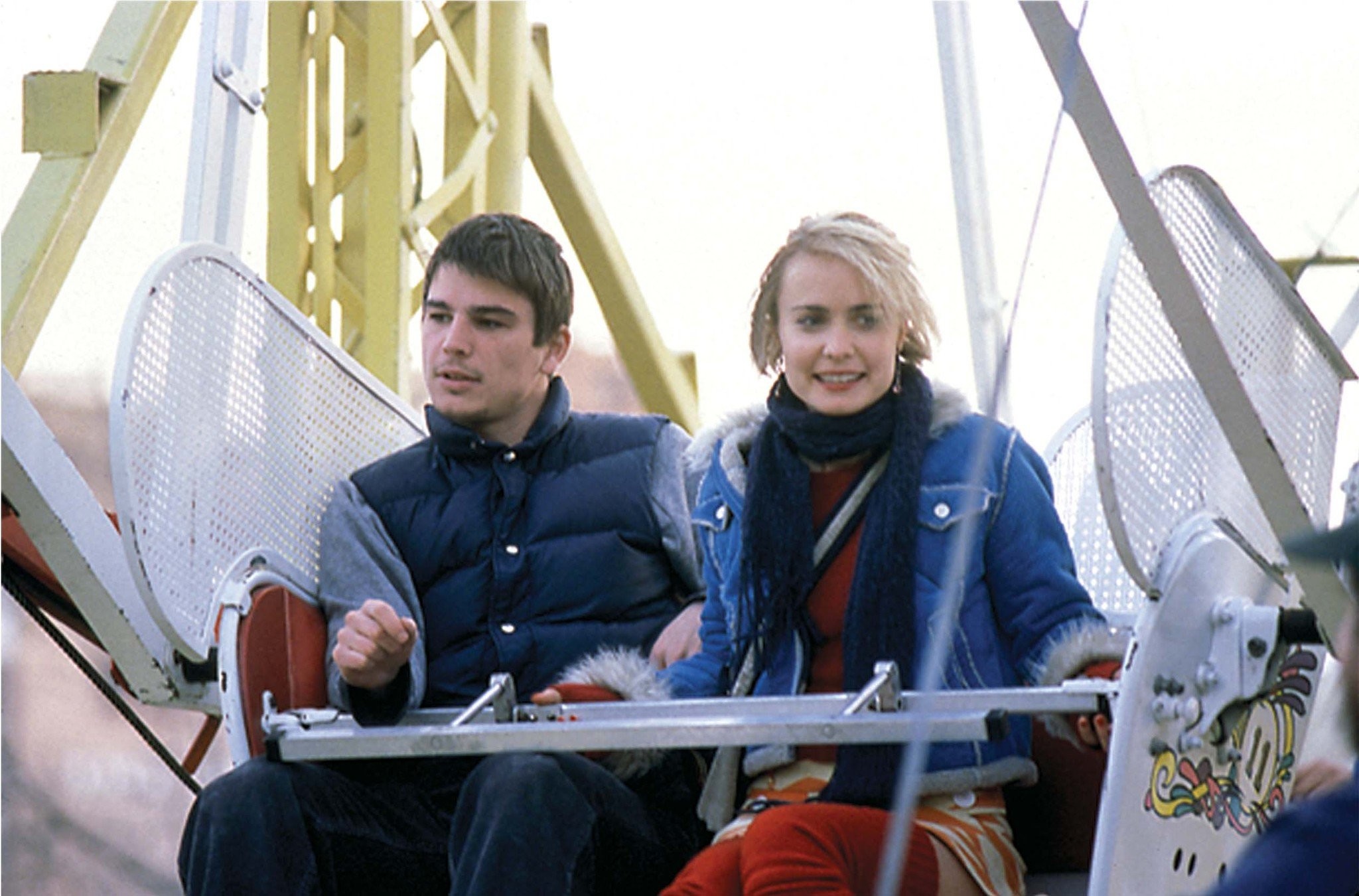 Josh Hartnett and Radha Mitchell in Без ума от любви (2005)
