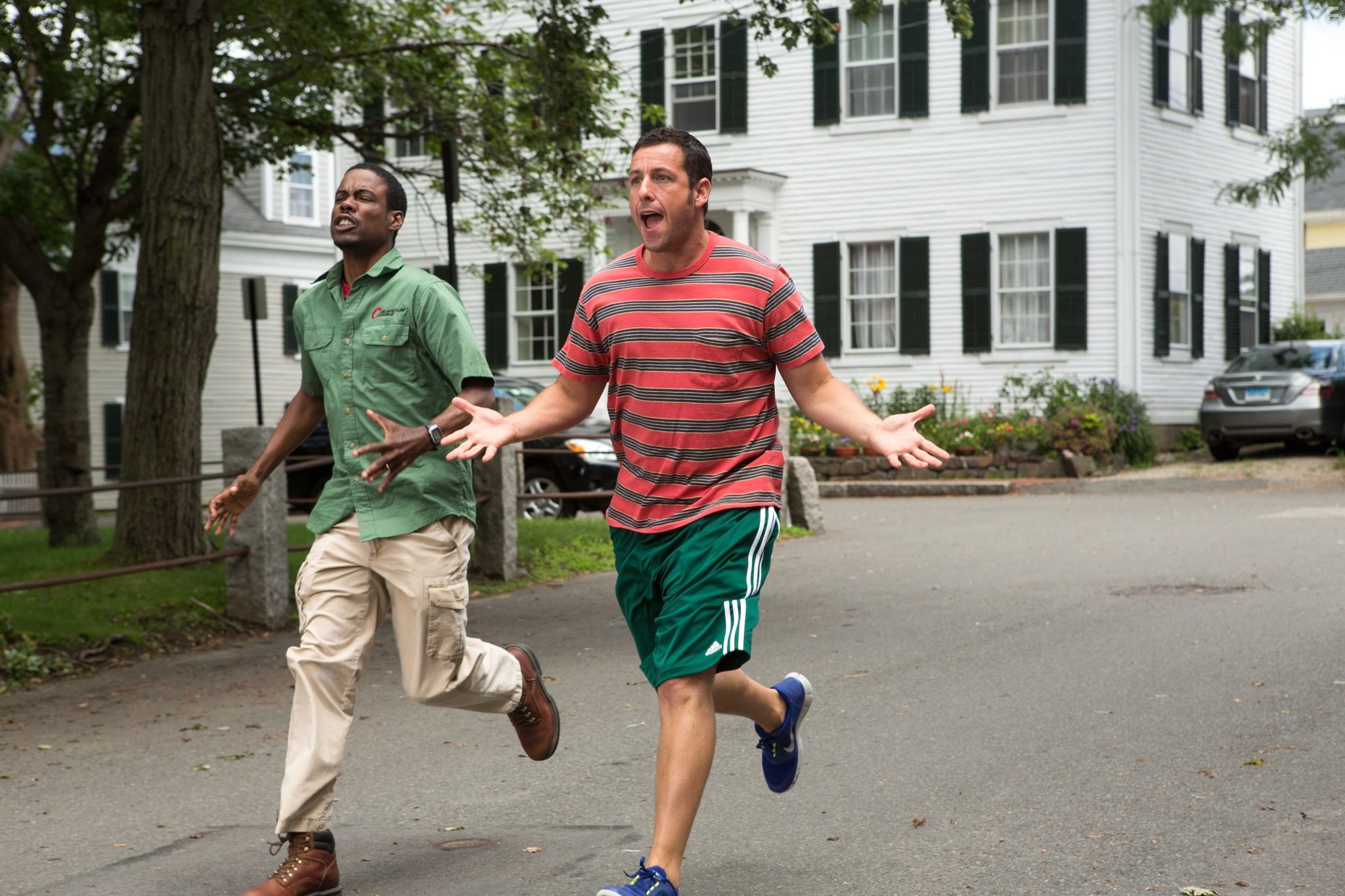 Adam Sandler and Chris Rock in Одноклассники 2 (2013)