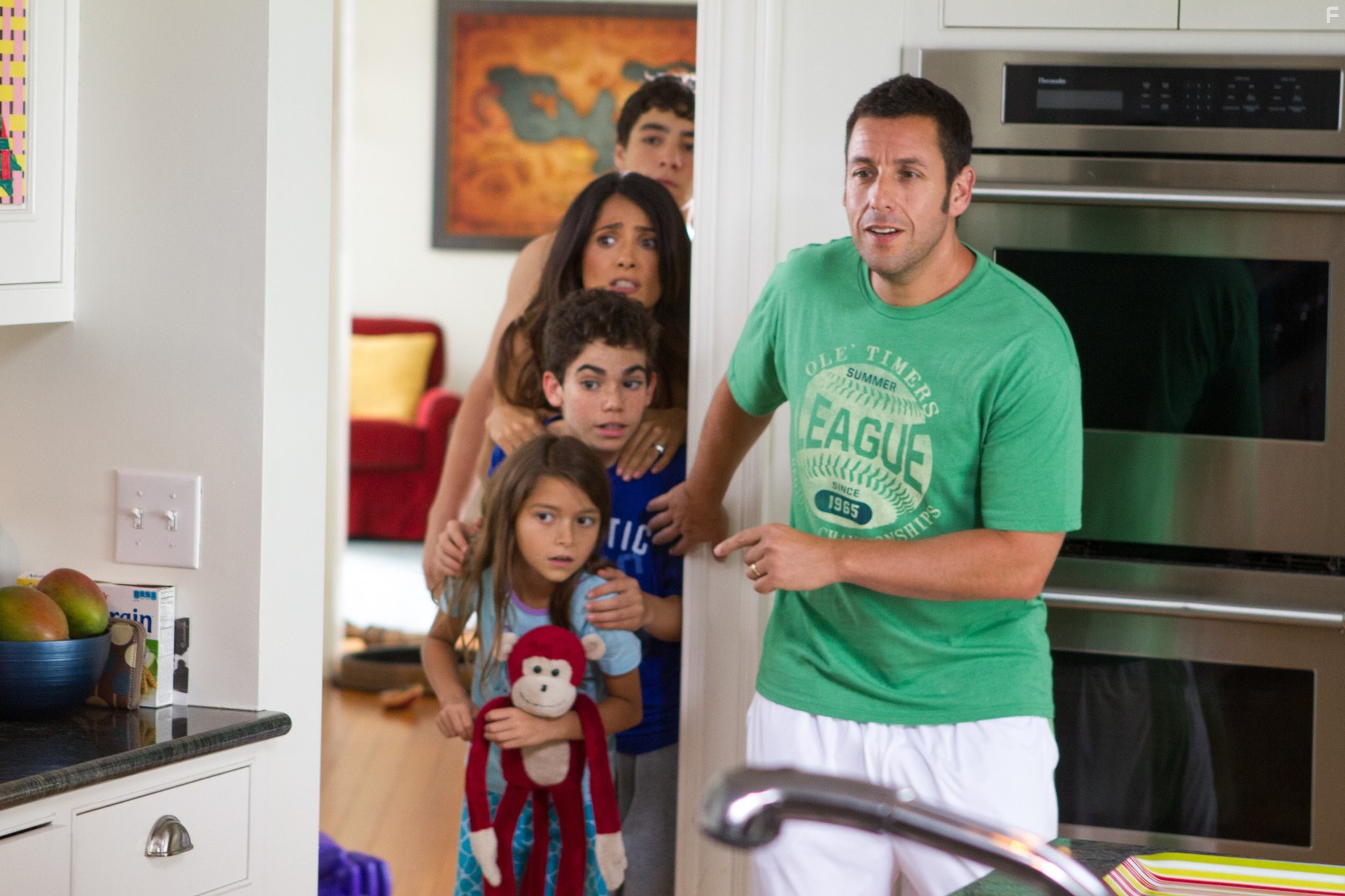 Salma Hayek, Adam Sandler, Jake Goldberg, Cameron Boyce, and Alexys Nycole Sanchez in Одноклассники 2 (2013)