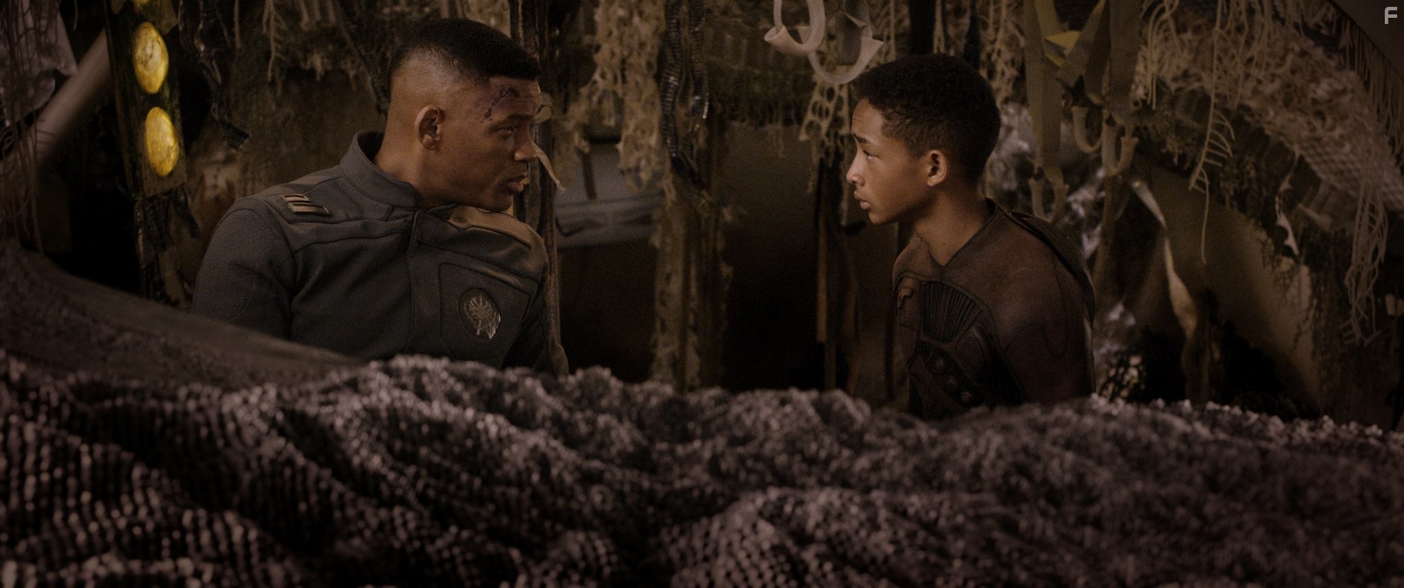 Will Smith and Jaden Smith in После нашей эры (2013)