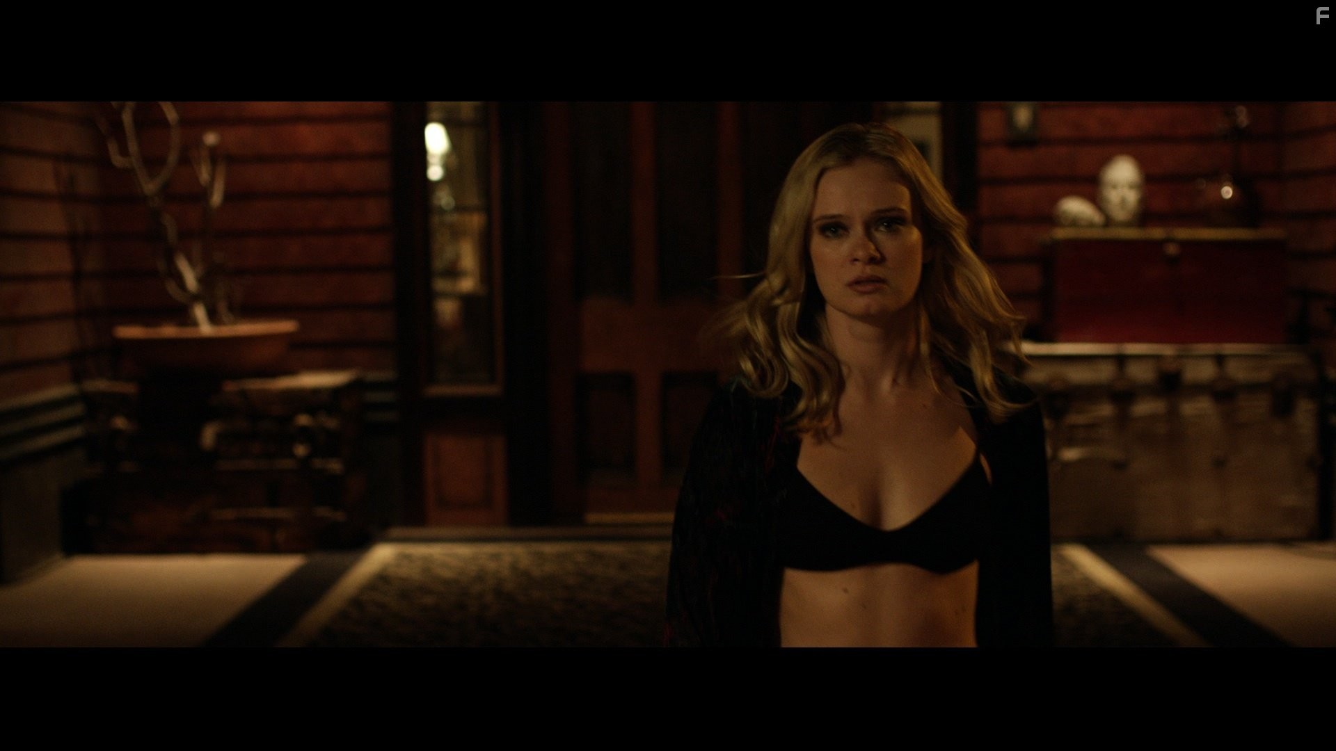 Sara Paxton in Дешевый трепет (2013)