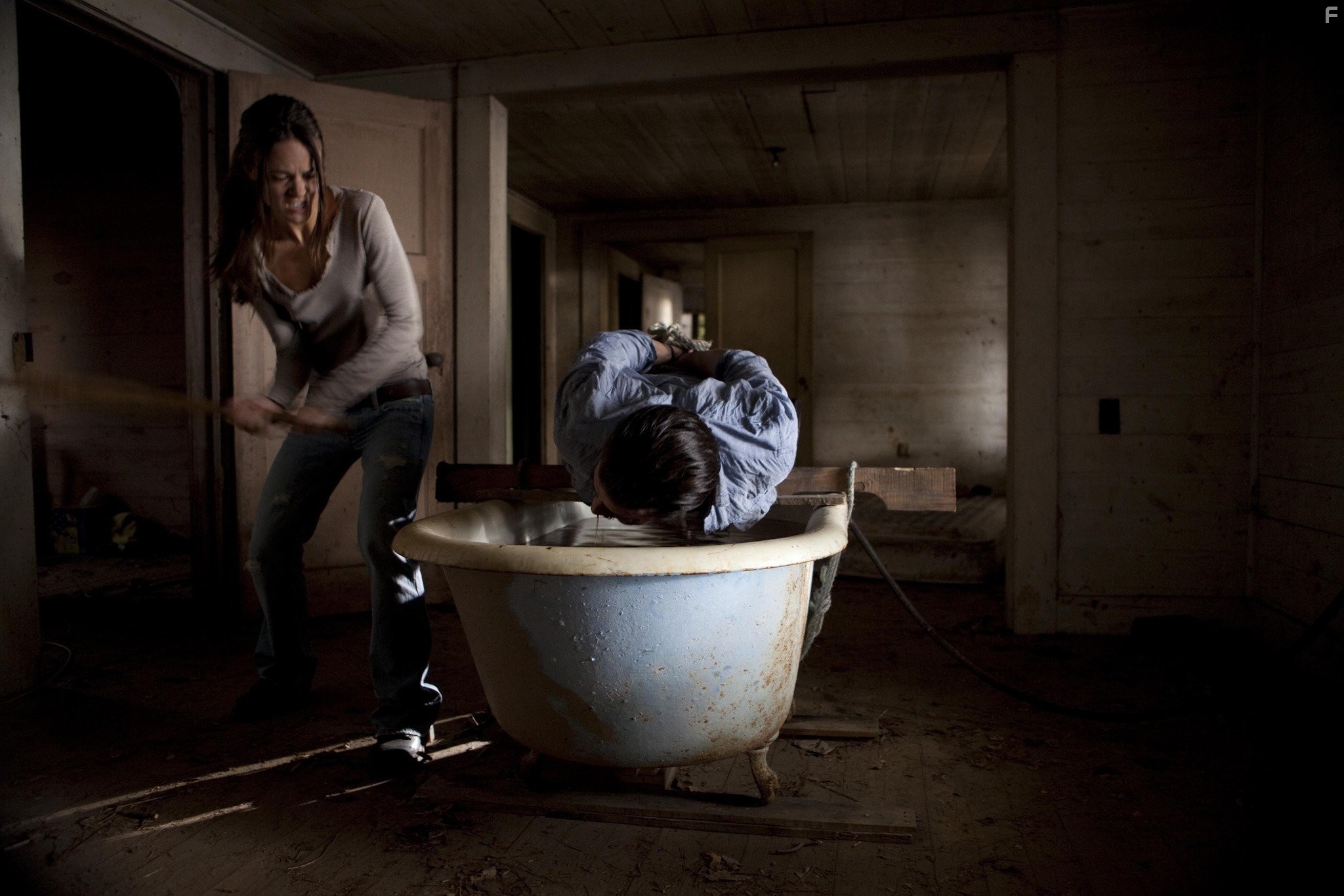 Rodney Eastman and Sarah Butler in Я плюю на ваши могилы (2010)