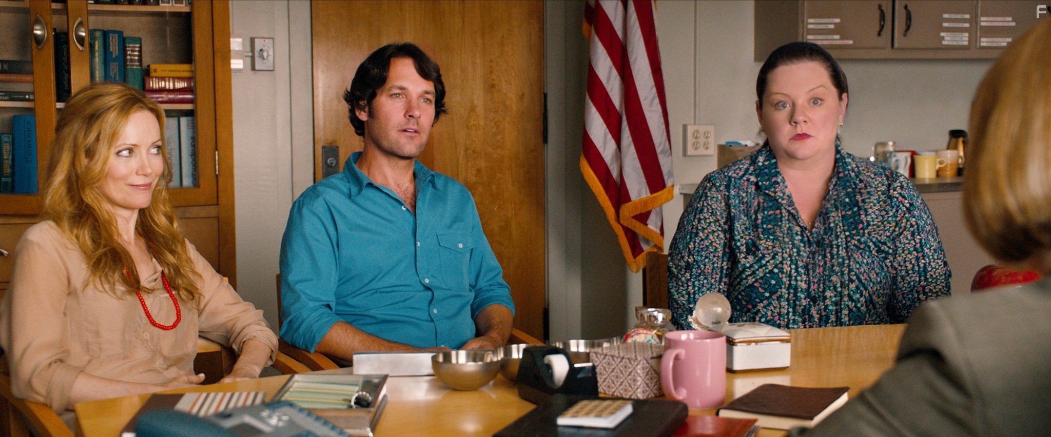 Leslie Mann, Melissa McCarthy, and Paul Rudd in Любовь по-взрослому (2012)