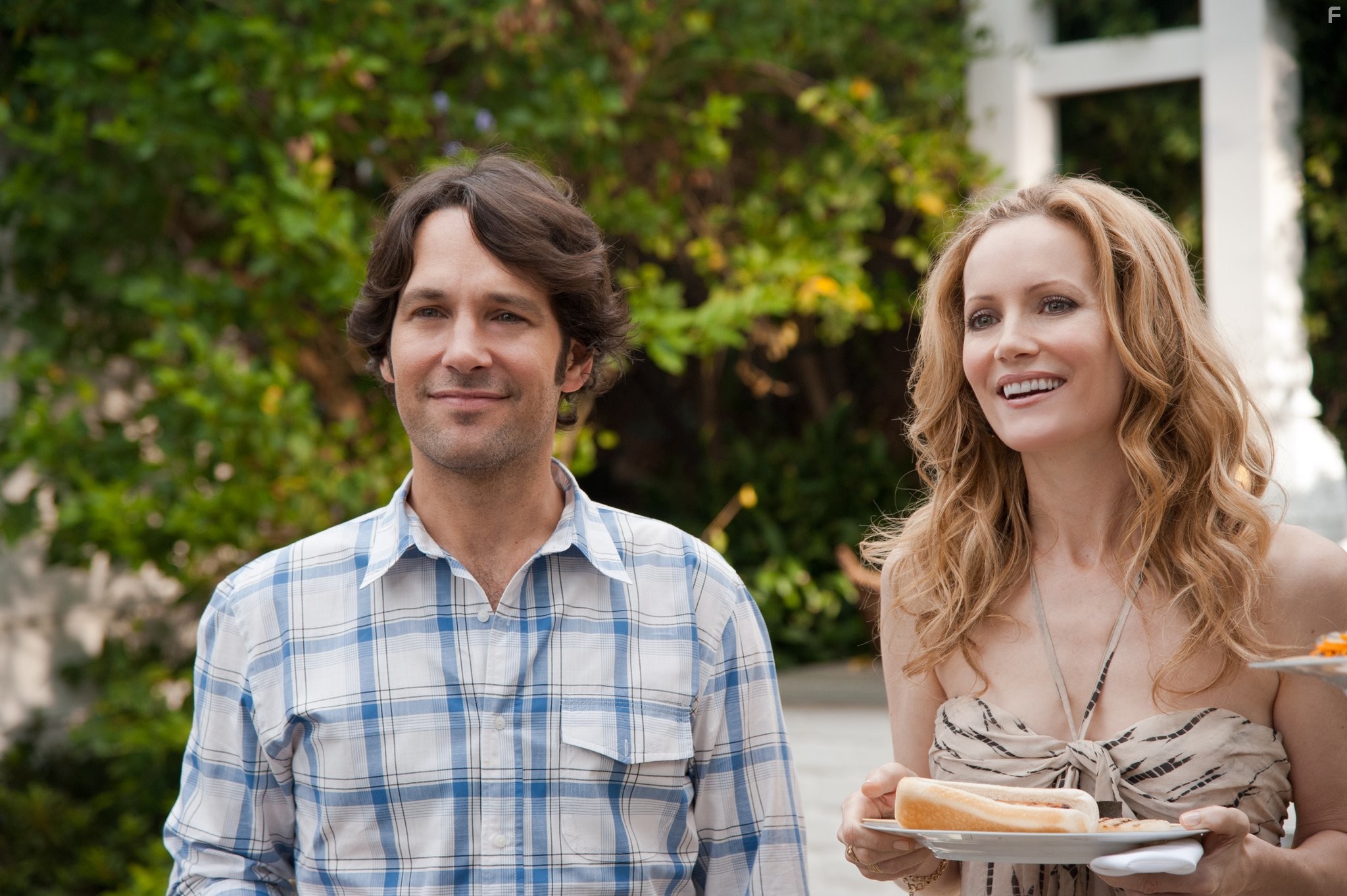 Leslie Mann and Paul Rudd in Любовь по-взрослому (2012)
