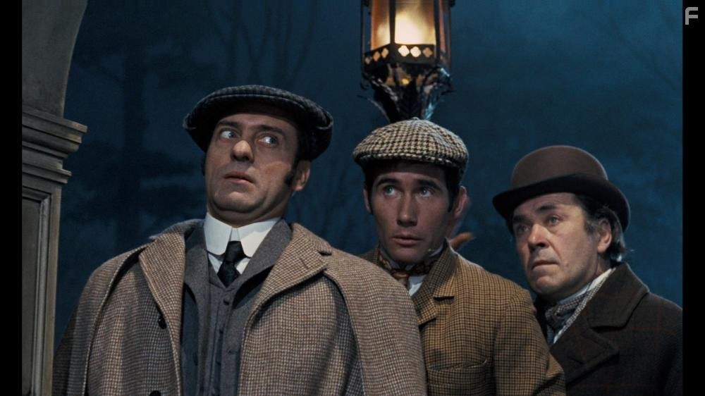 Peter Butterworth, Harry H. Corbett, and Jim Dale in Так держать... Продолжаем кричать! (1966)