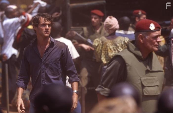 Hugh Dancy in Отстреливая собак (2005)