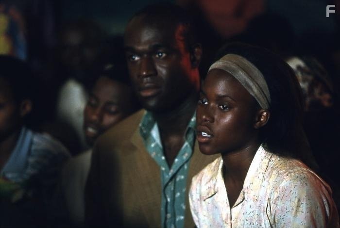 Отстреливая собак (2005)