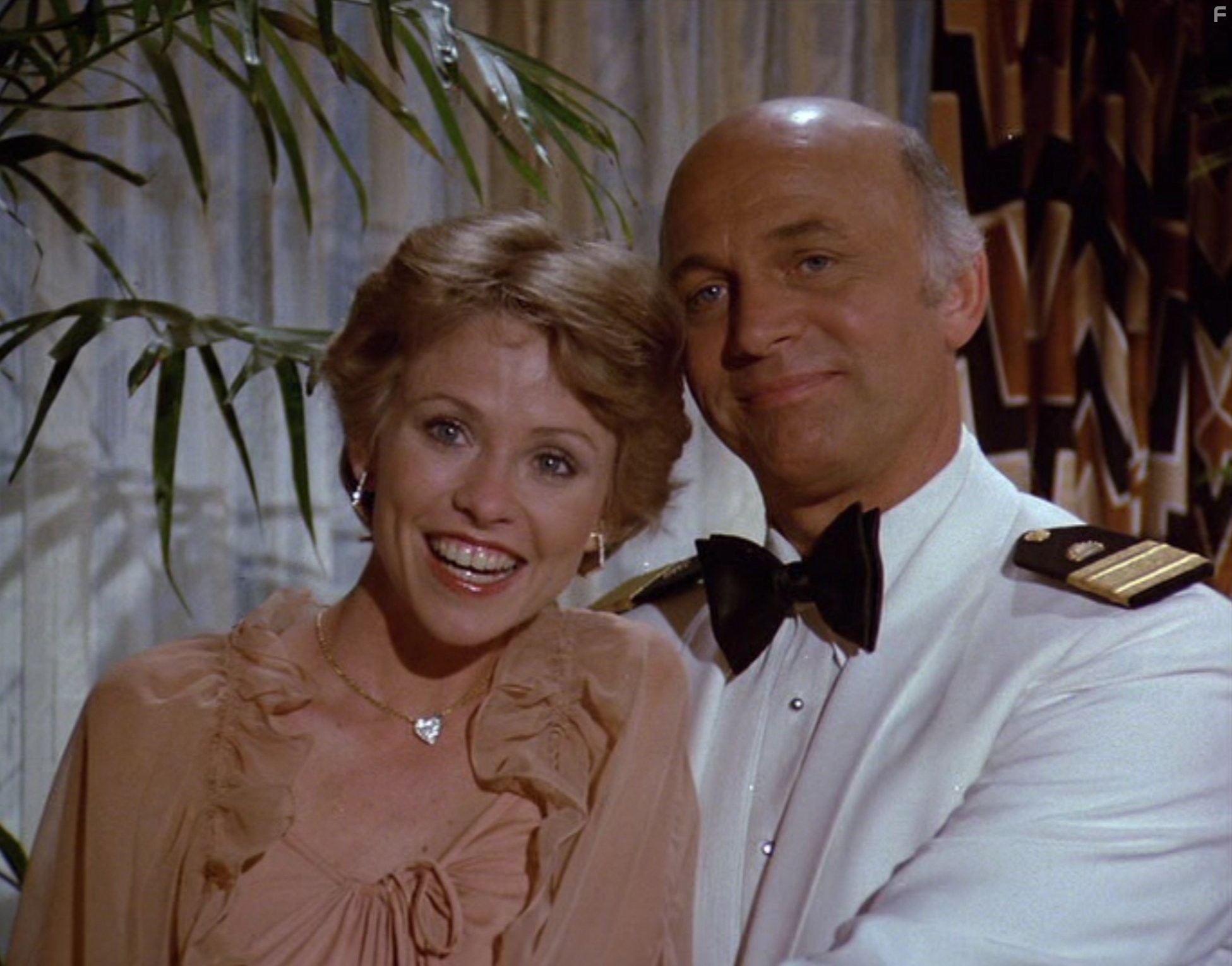 Gavin MacLeod and Lauren Tewes in Лодка любви (1977)