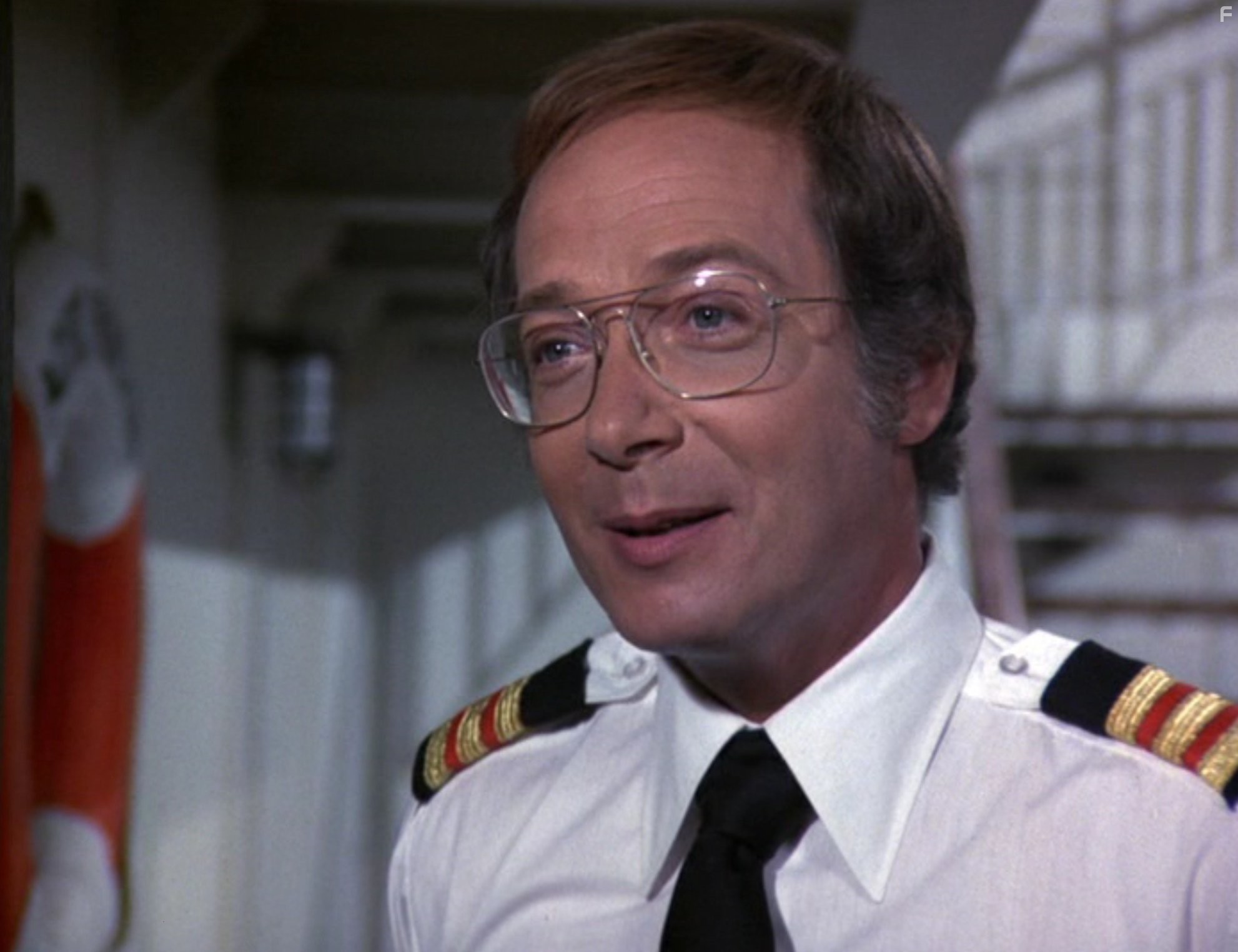 Bernie Kopell in Лодка любви (1977)