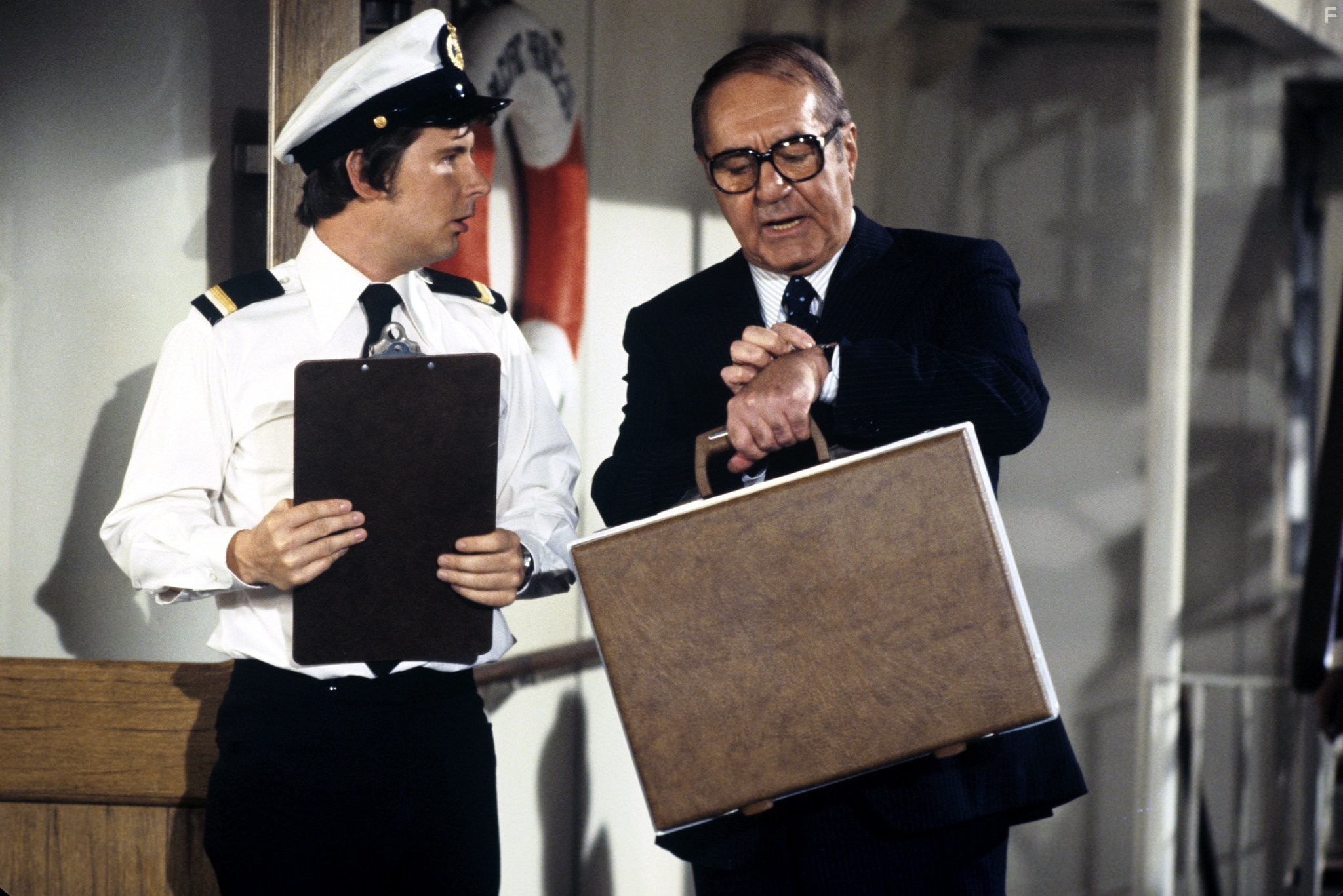 Jim Backus and Fred Grandy in Лодка любви (1977)