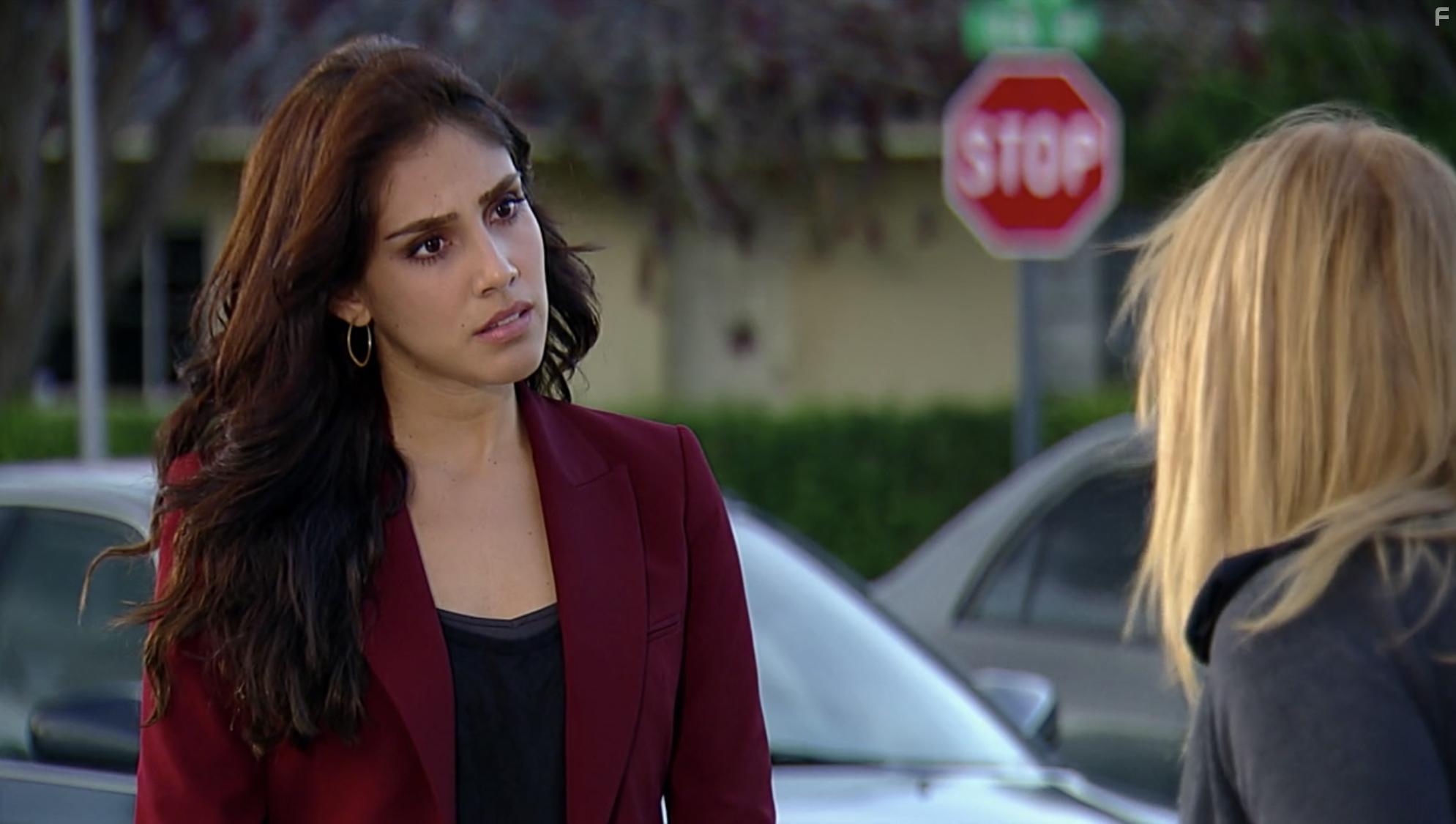 Sandra Echeverra in Relaciones Peligrosas (2012)