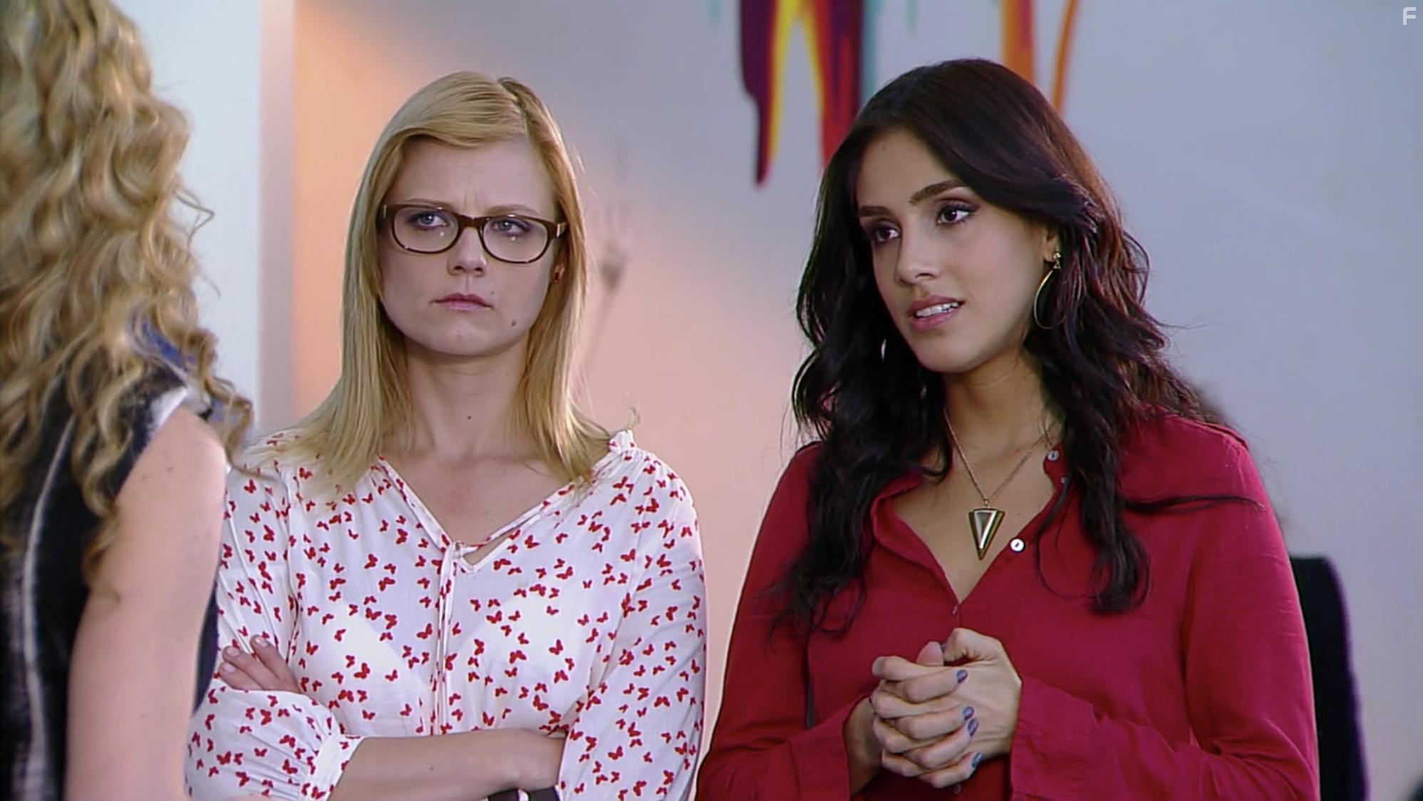 Sandra Echeverra in Relaciones Peligrosas (2012)