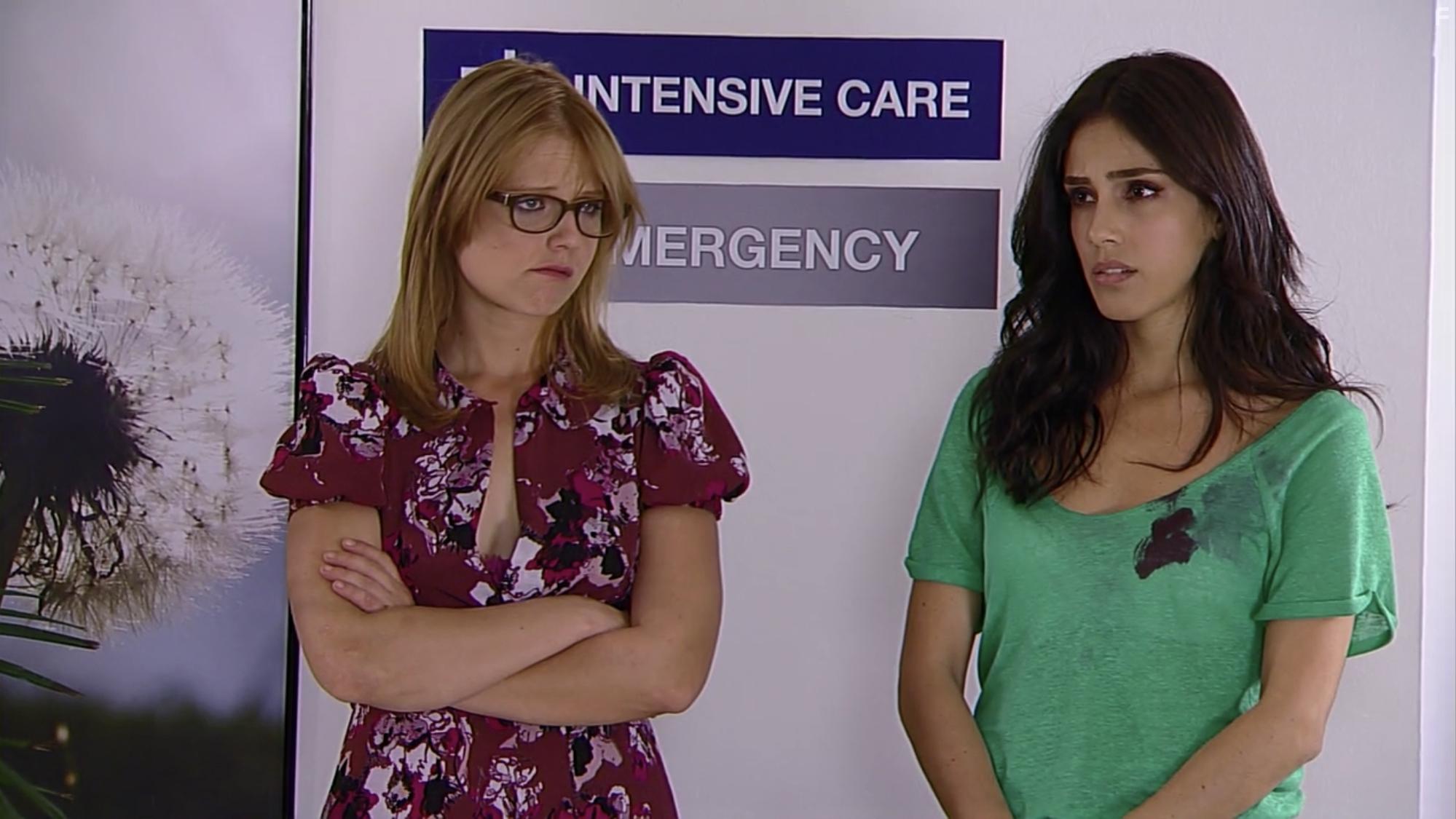 Sandra Echeverra in Relaciones Peligrosas (2012)