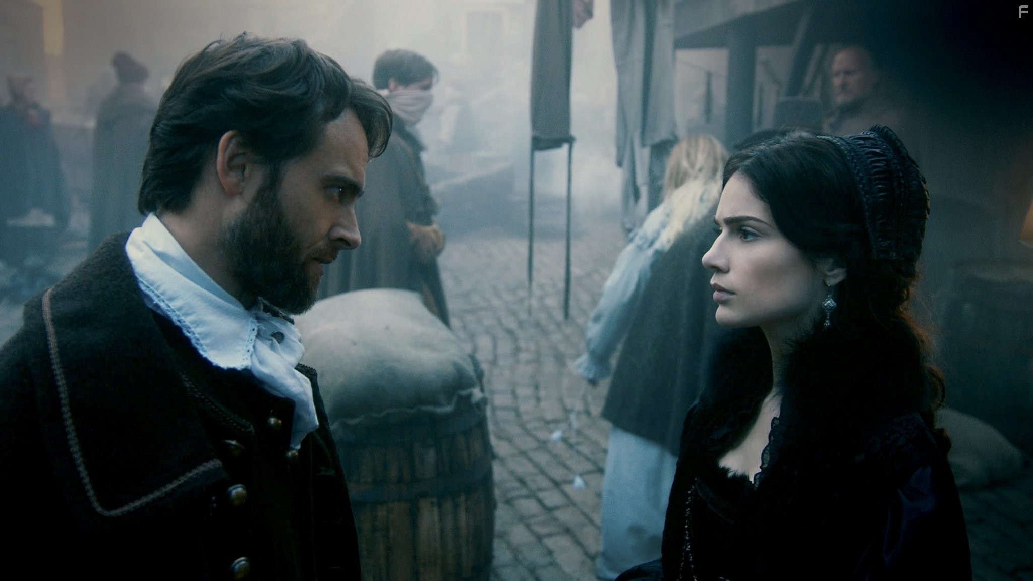 Stuart Townsend and Janet Montgomery in Салем (2014)