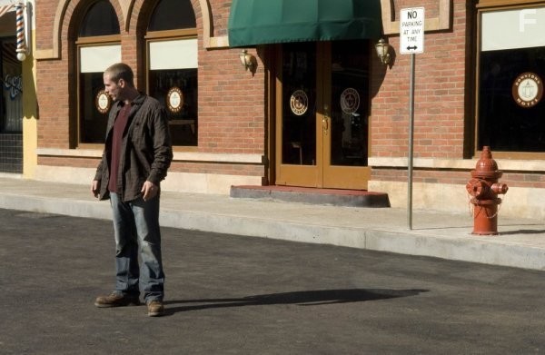 Jason Wiles in Неизвестные лица (2010)