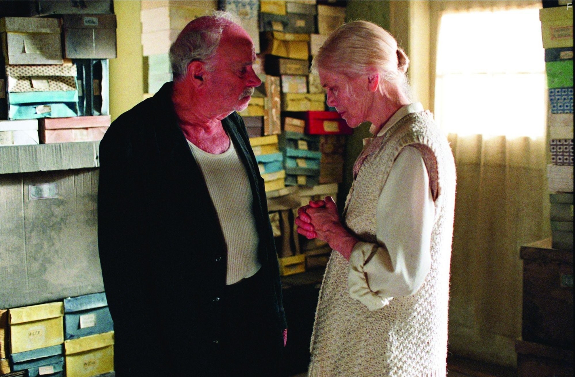 Laryssa Lauret and Boris Leskin in Свет вокруг (2005)