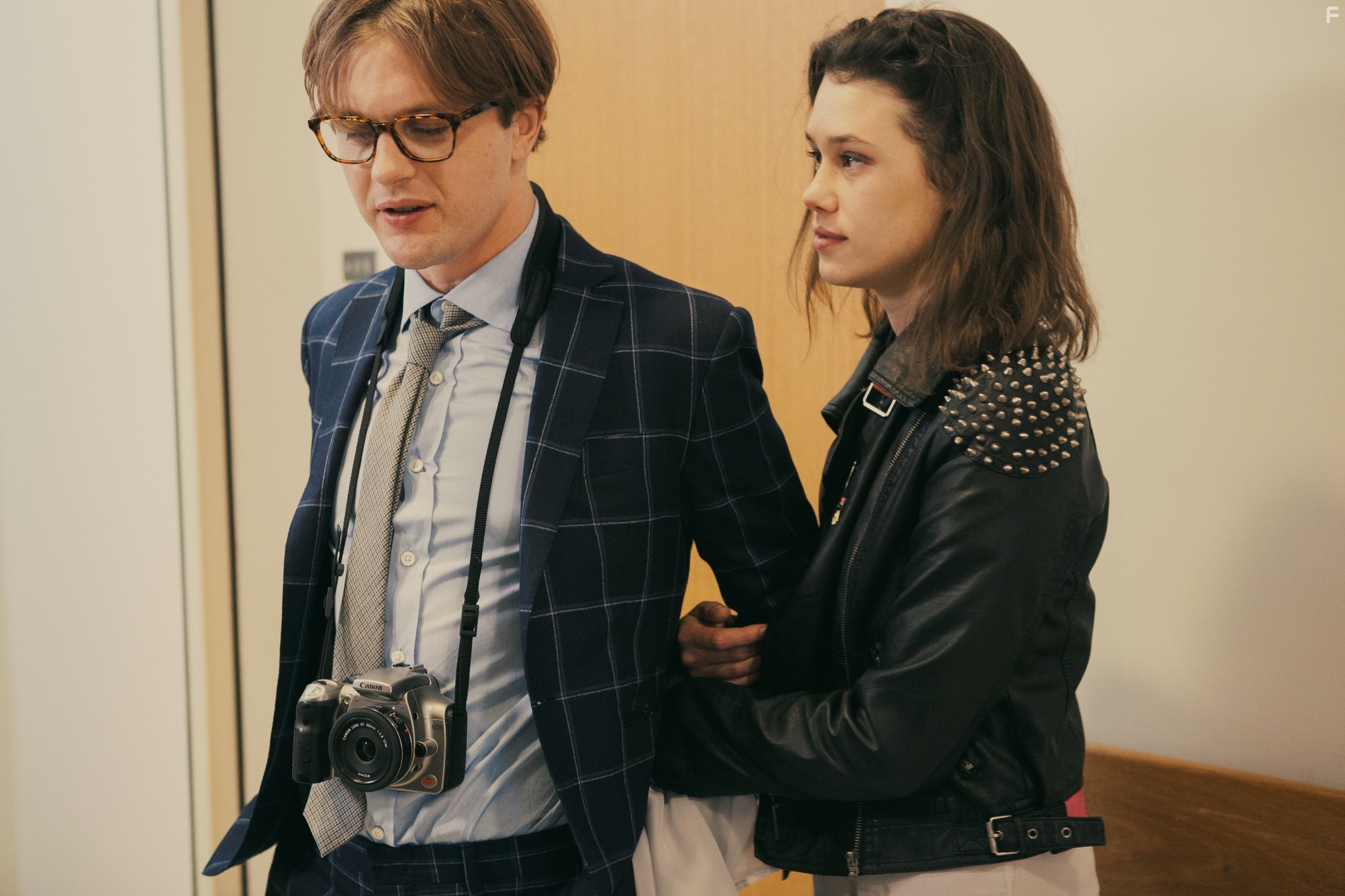Michael Pitt and Astrid Berg?s-Frisbey in Я - начало (2014)