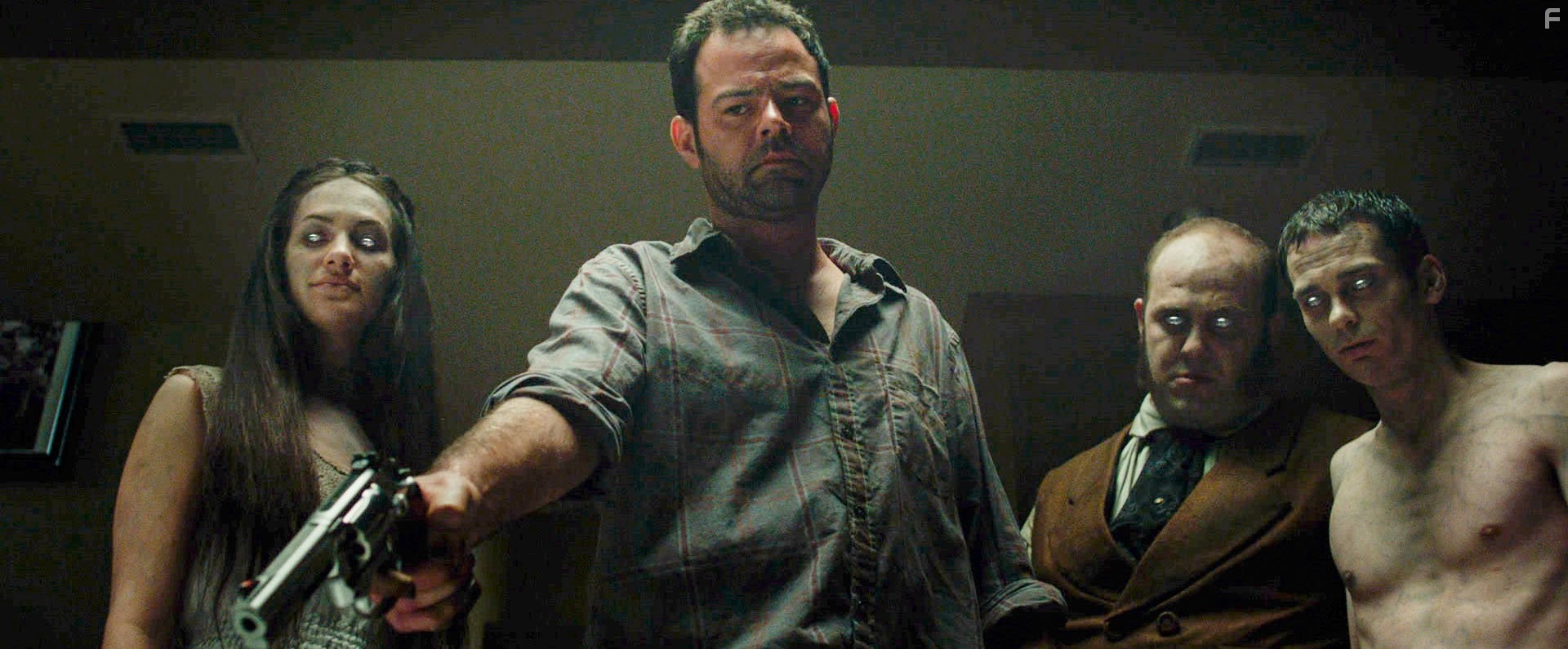 Rory Cochrane, Bob Gebert, Justin Gordon, and Kate Siegel in Окулус (2013)