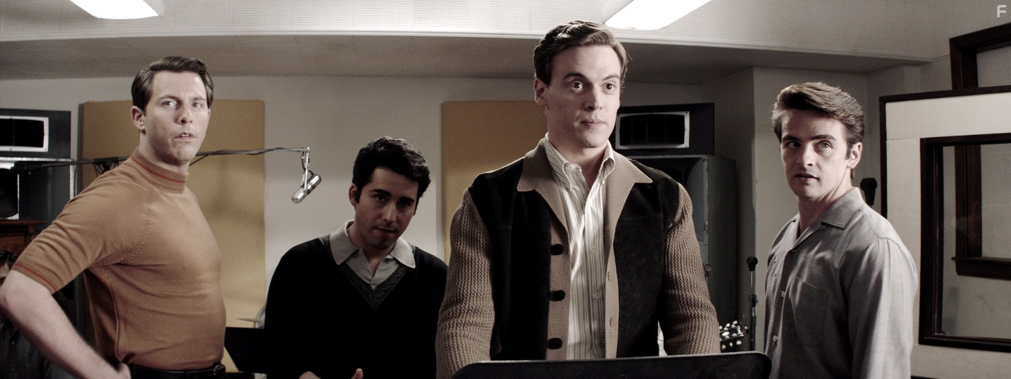 John Lloyd Young, Vincent Piazza, Erich Bergen, and Michael Lomenda in Парни из Джерси (2014)