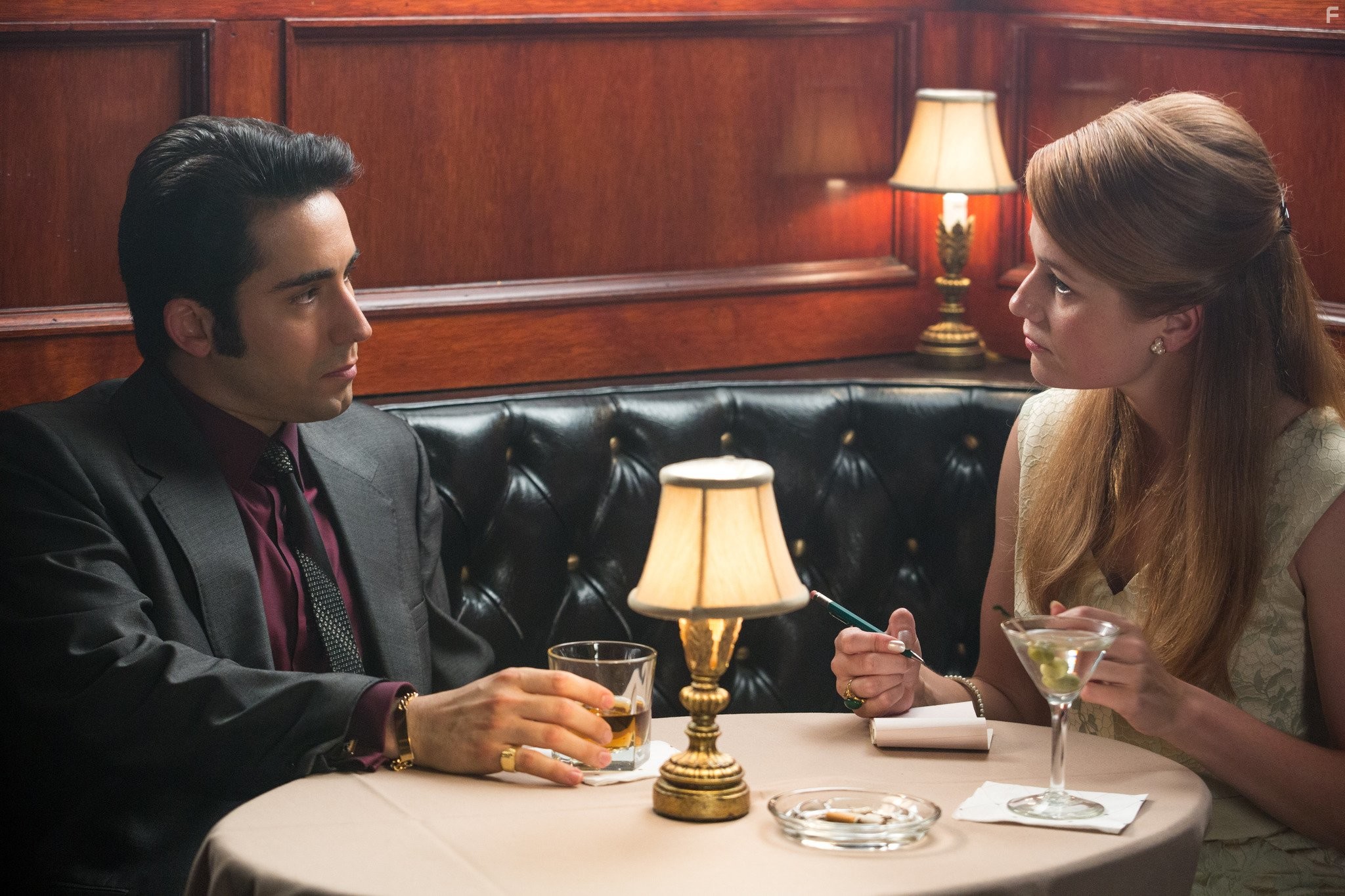John Lloyd Young and Erica Piccininni in Парни из Джерси (2014)