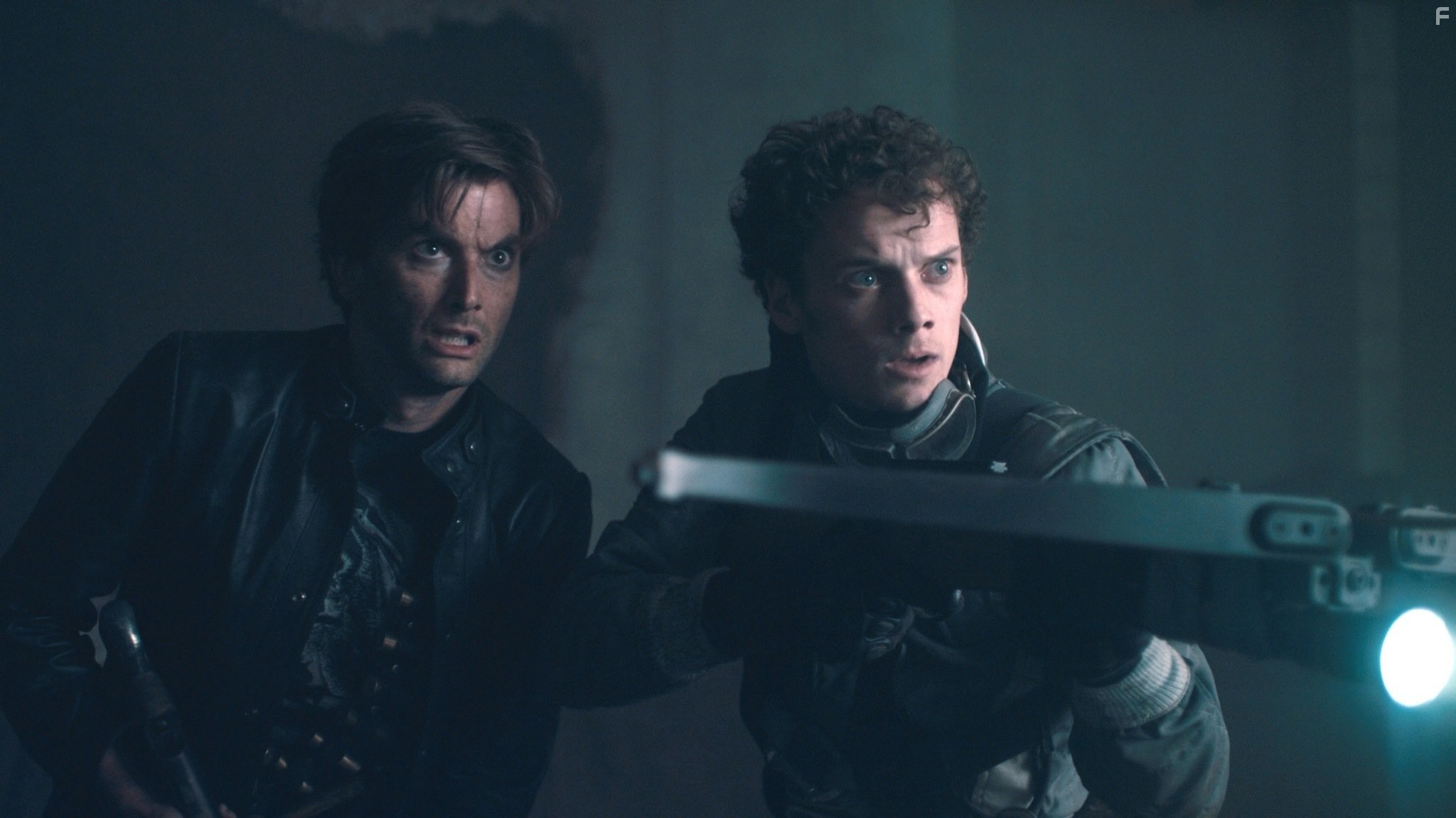 David Tennant and Anton Yelchin in Ночь страха (2011)