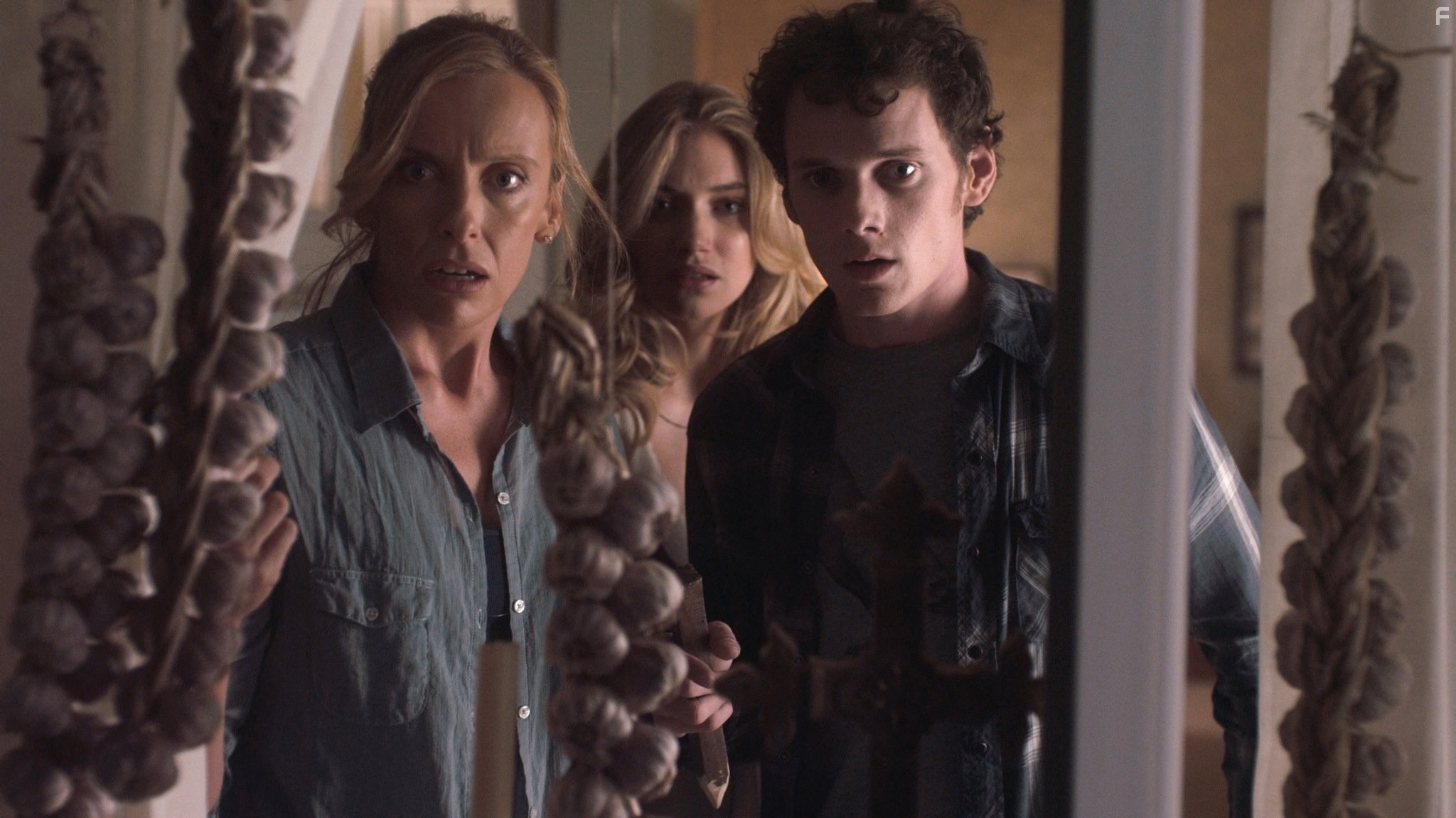 Toni Collette, Anton Yelchin, and Imogen Poots in Ночь страха (2011)