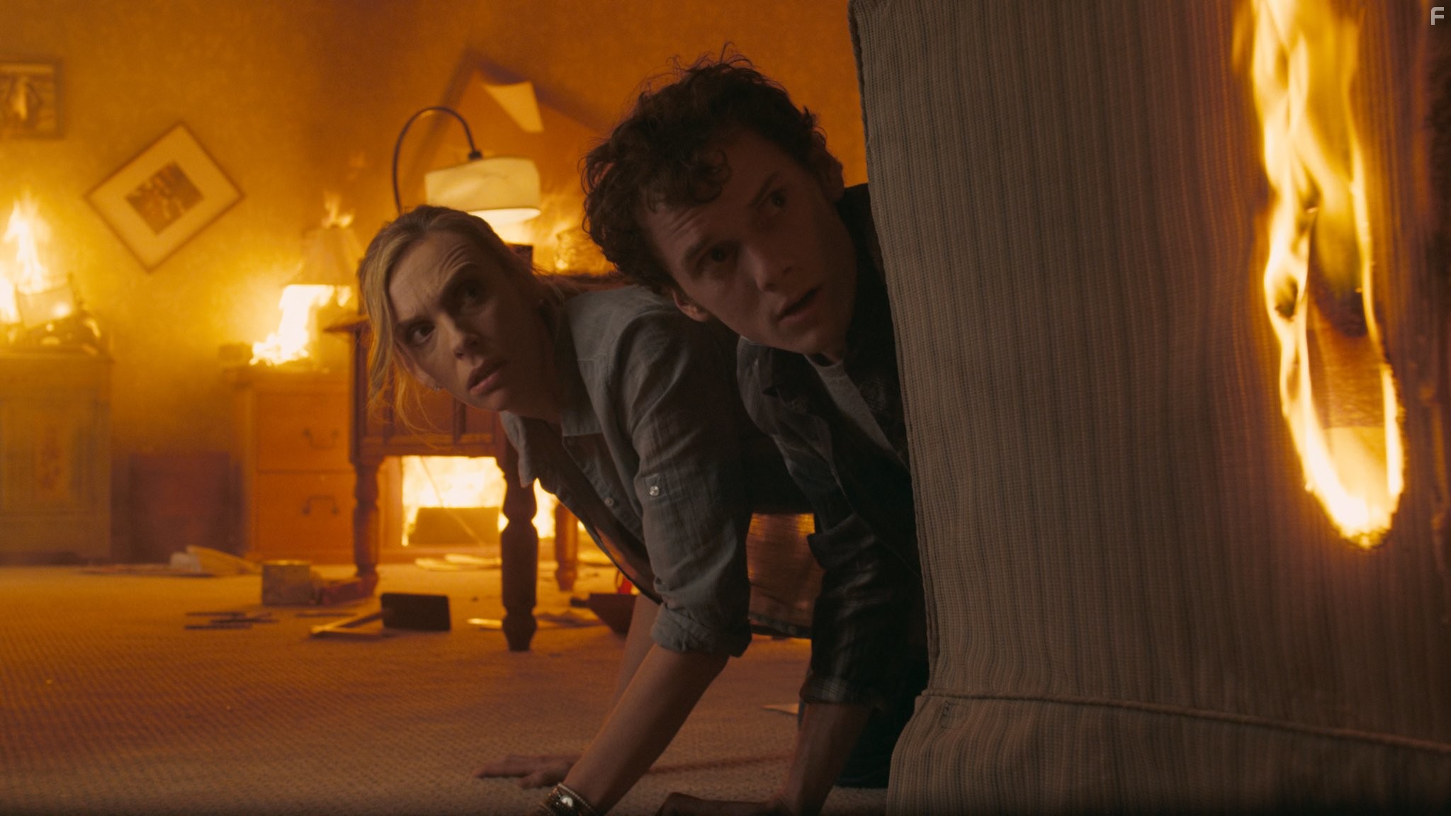 Toni Collette and Anton Yelchin in Ночь страха (2011)