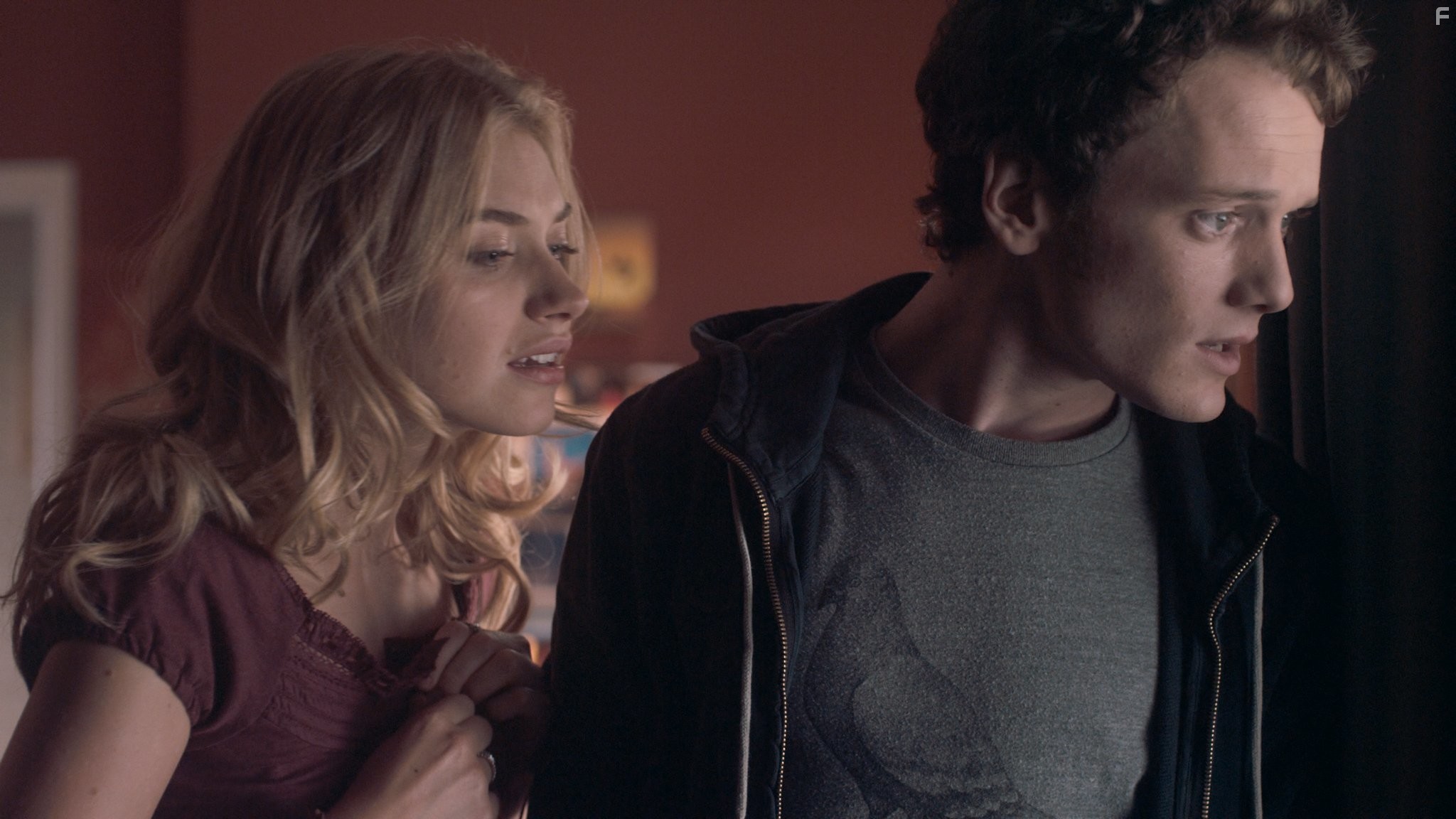 Anton Yelchin and Imogen Poots in Ночь страха (2011)