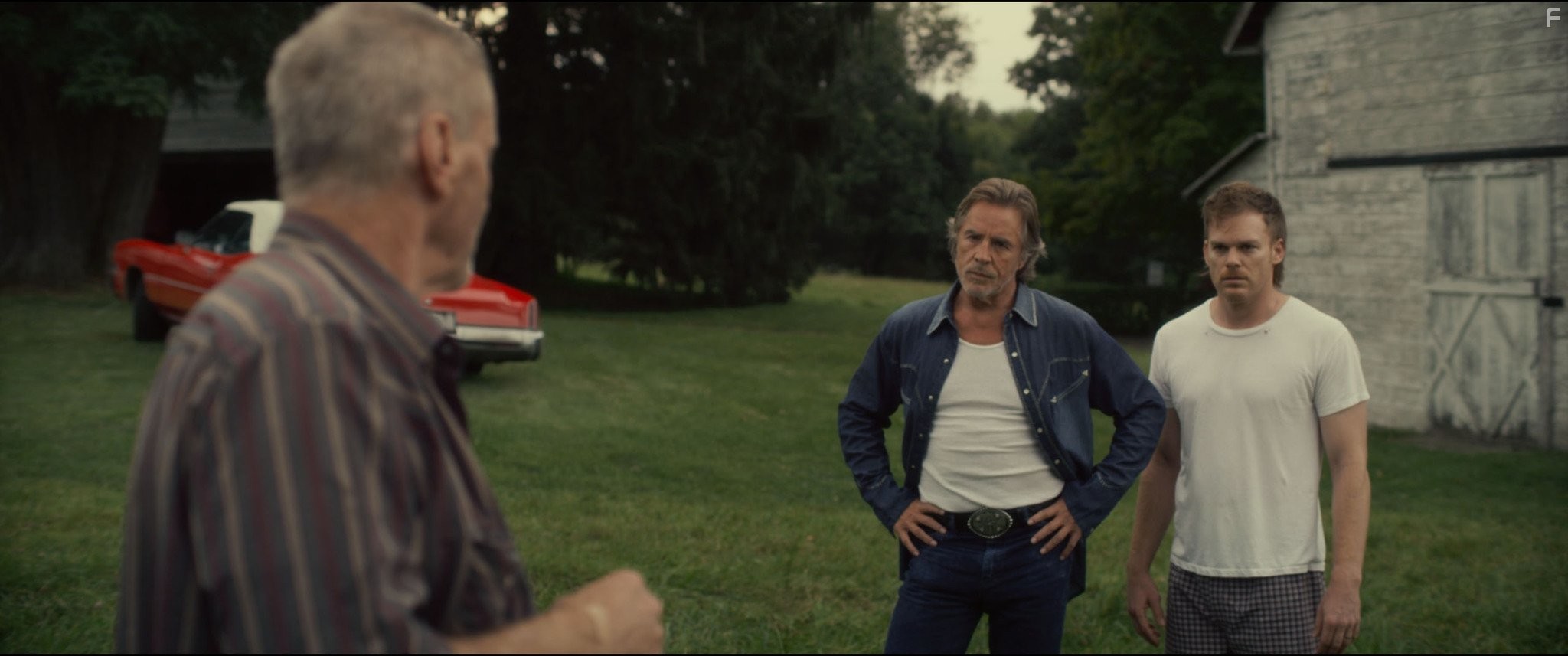 Sam Shepard and Michael C. Hall in Холод в июле (2014)