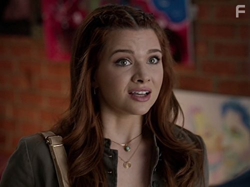 Katie Stevens in Фальсификация (2014)